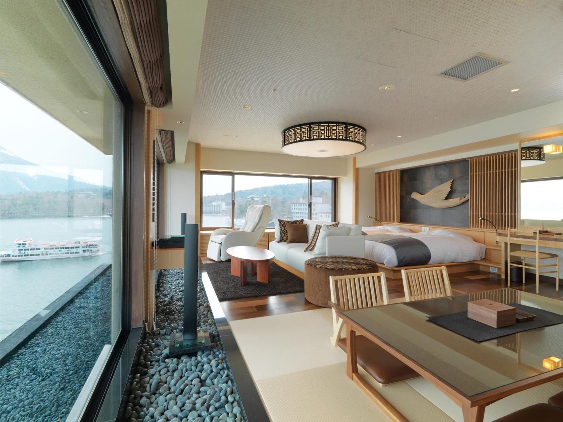 Panoramic View Corner Suite with Hot Spring, Lake View - Non-Smoking - Buffet Breakfast + Buffet Dinner Included