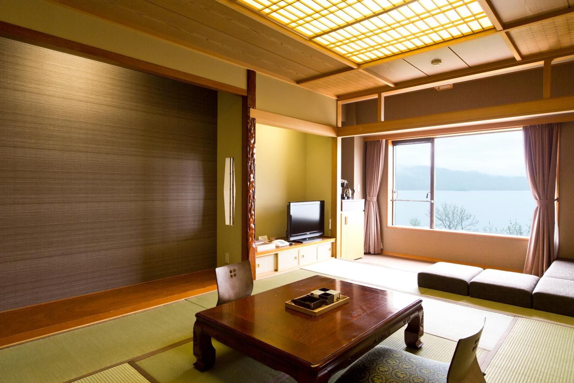 Japanese-Style Room -Lake View-Wings BLD - Non-Smoking - Buffet Breakfast + Buffet Dinner Included