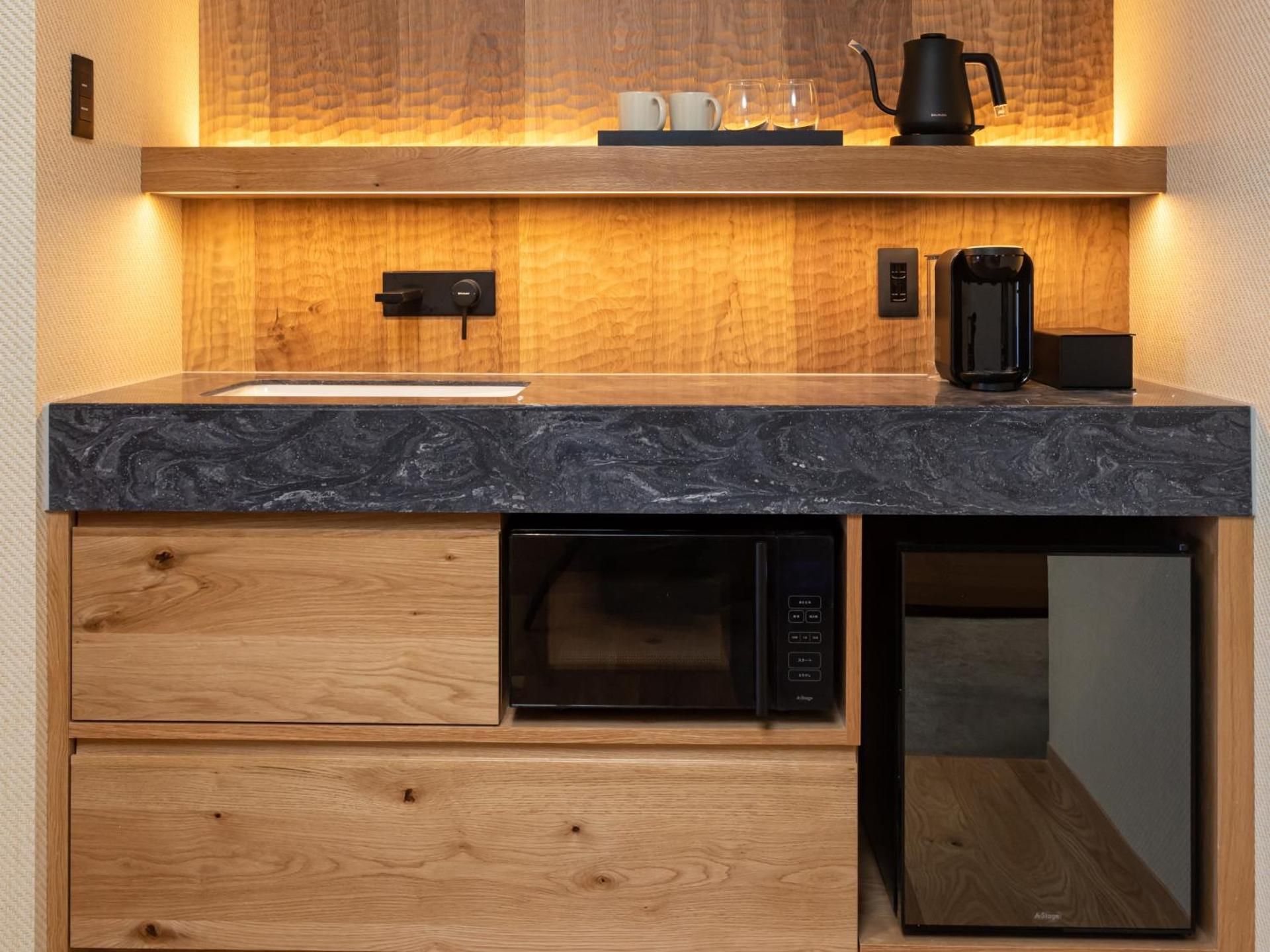 Deluxe Room with Tatami Area-Lake View-Wings BLD - Non-Smoking - Buffet Breakfast + Buffet Dinner Included