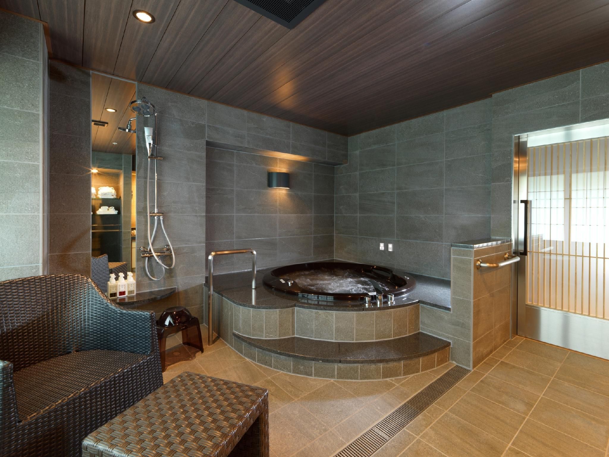 Komorebi Deluxe Japanese-Western Style Room with Jetted Tub - Non-Smoking