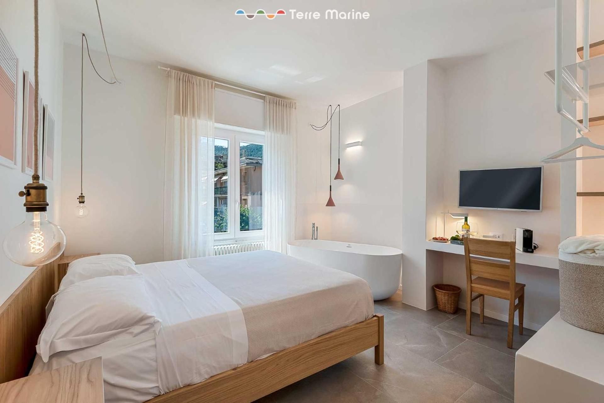 Deluxe Double Room with Bath