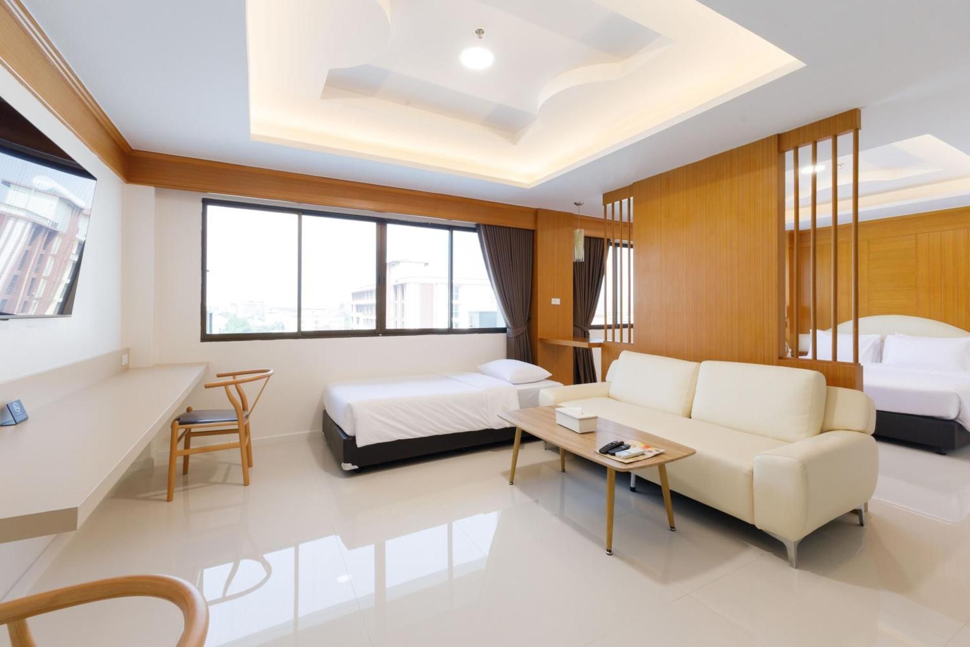 River Hotel - The Outstanding Venues Nakhon Pathom Deluxe Triple Room