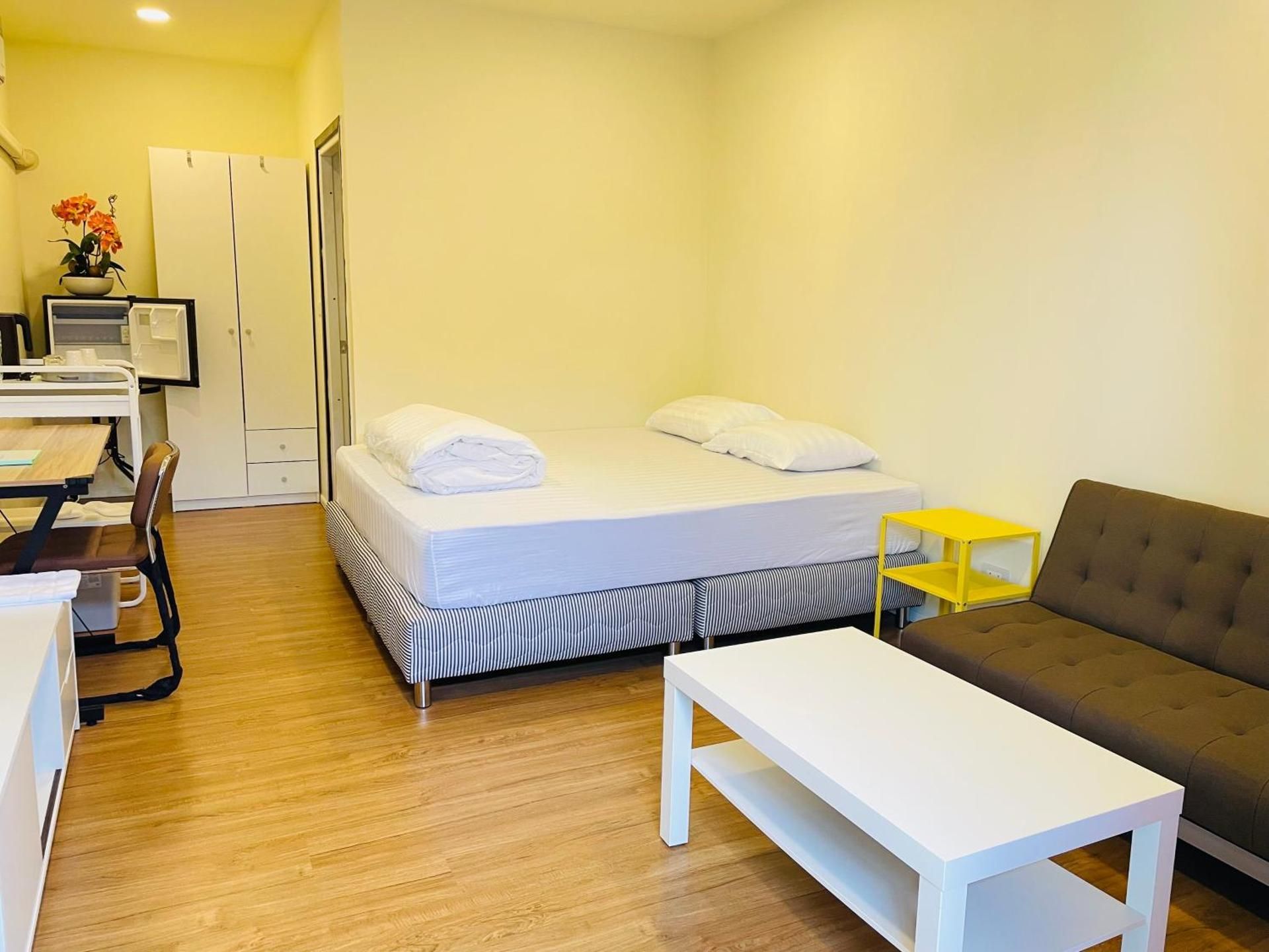 Deluxe Room (2 Adults + 1 Child)