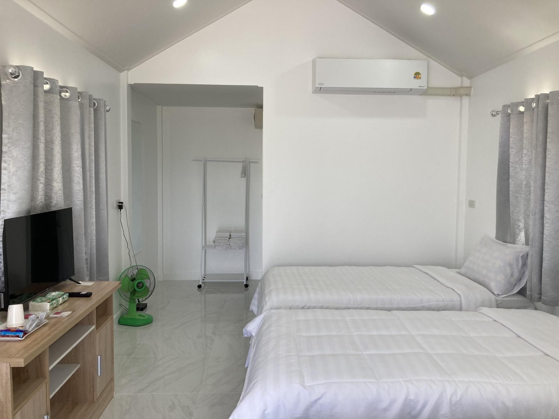 Family Room with 3 Beds