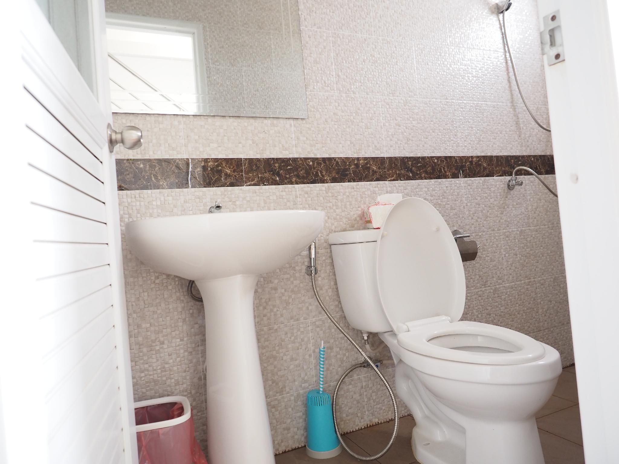 YYK Holiday Rooms 2 Bedroom Apartment, Balcony 2