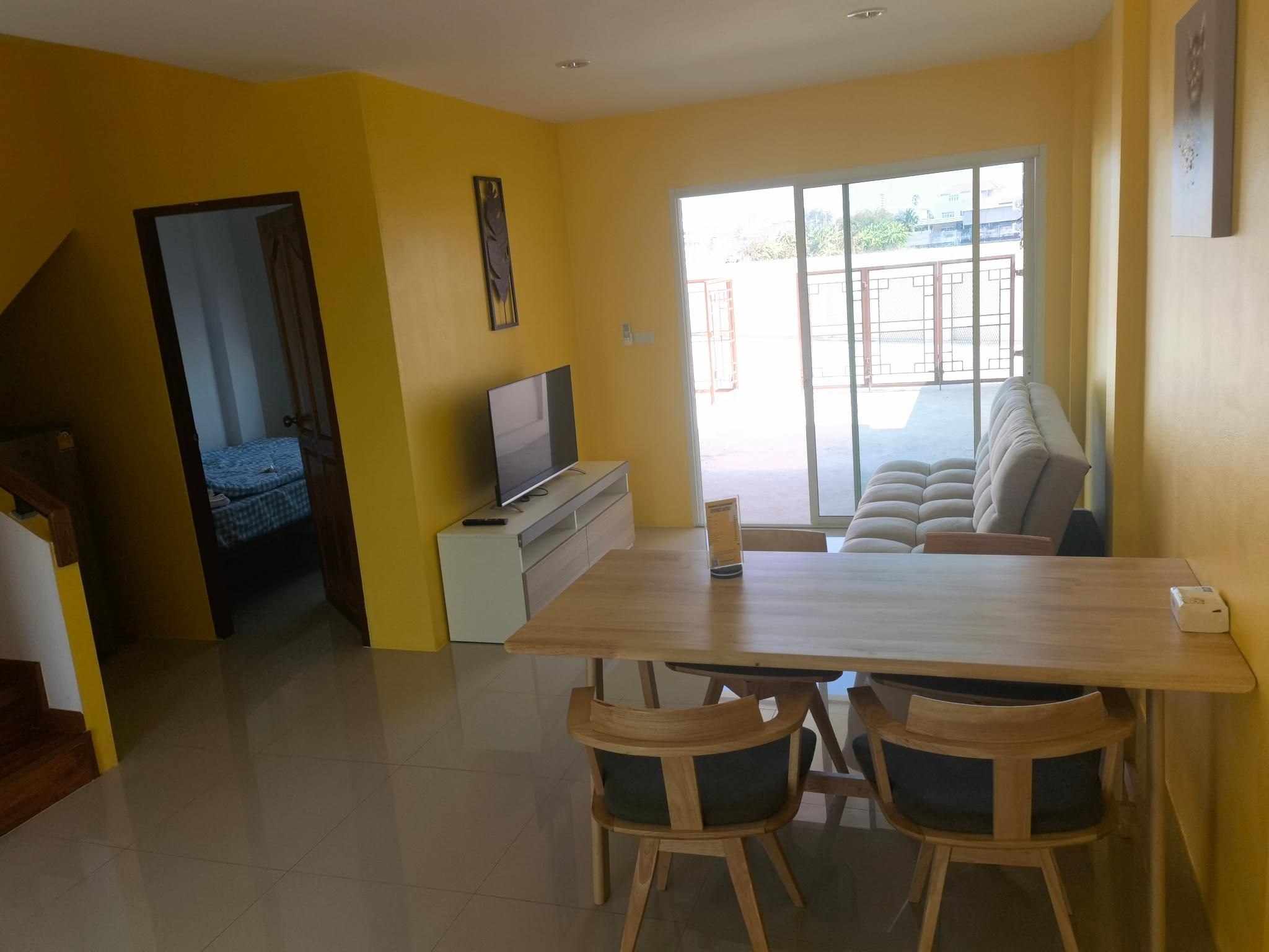 4 Bedrooms Villa