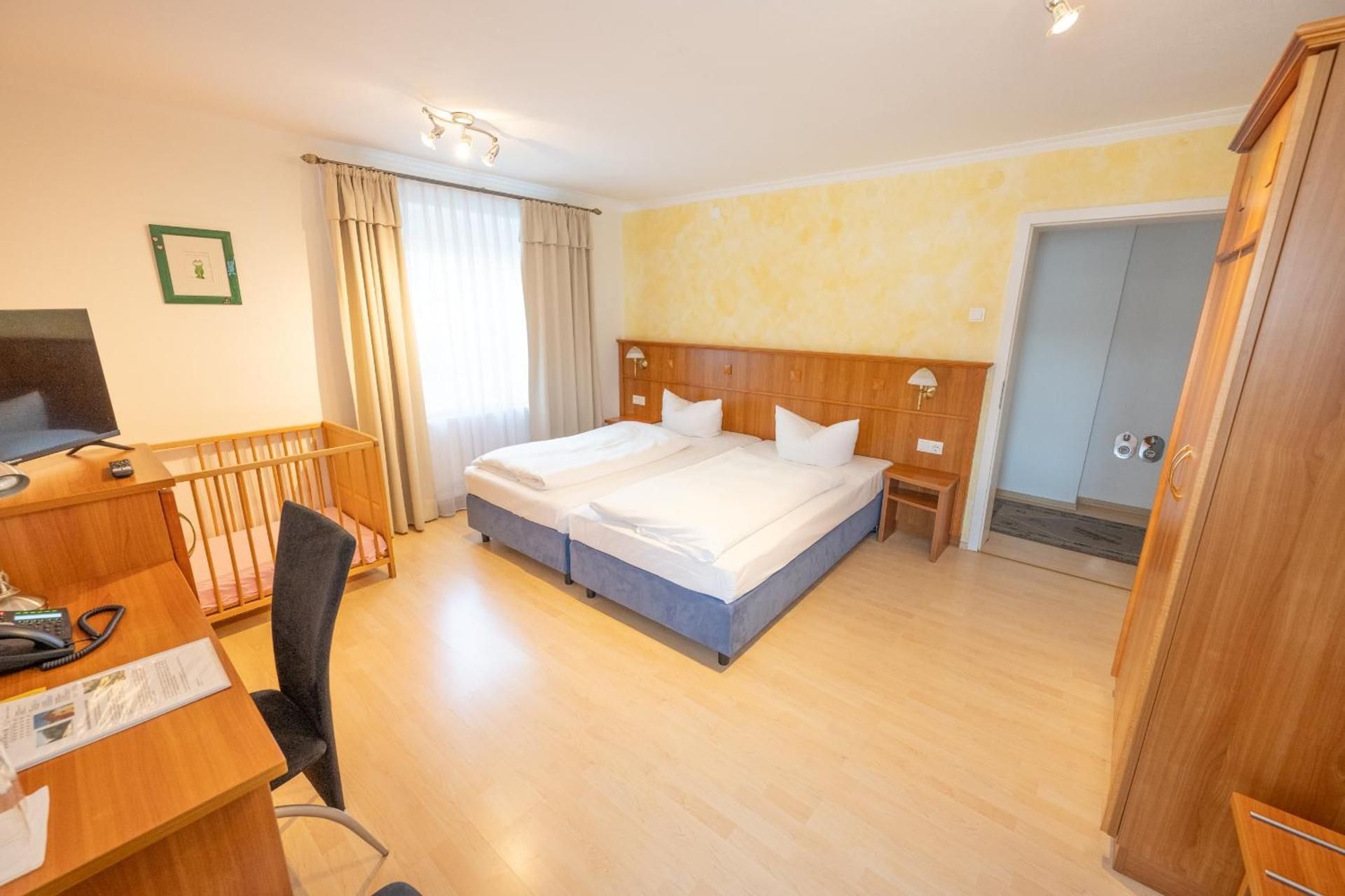 Apartment (3 Adults)