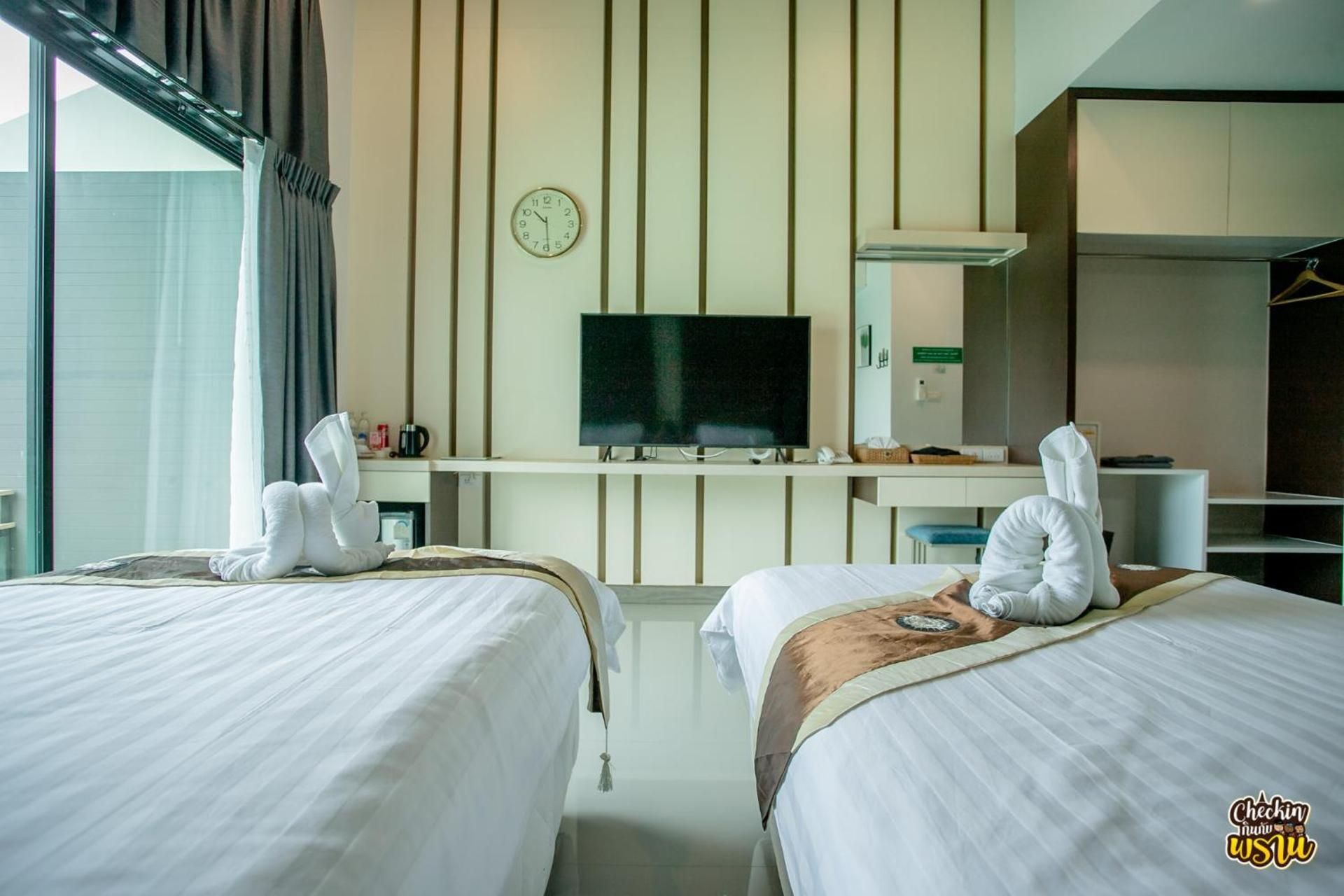 Boat House Boutique Riverside Executive - 2 Beds, Corner Room 2