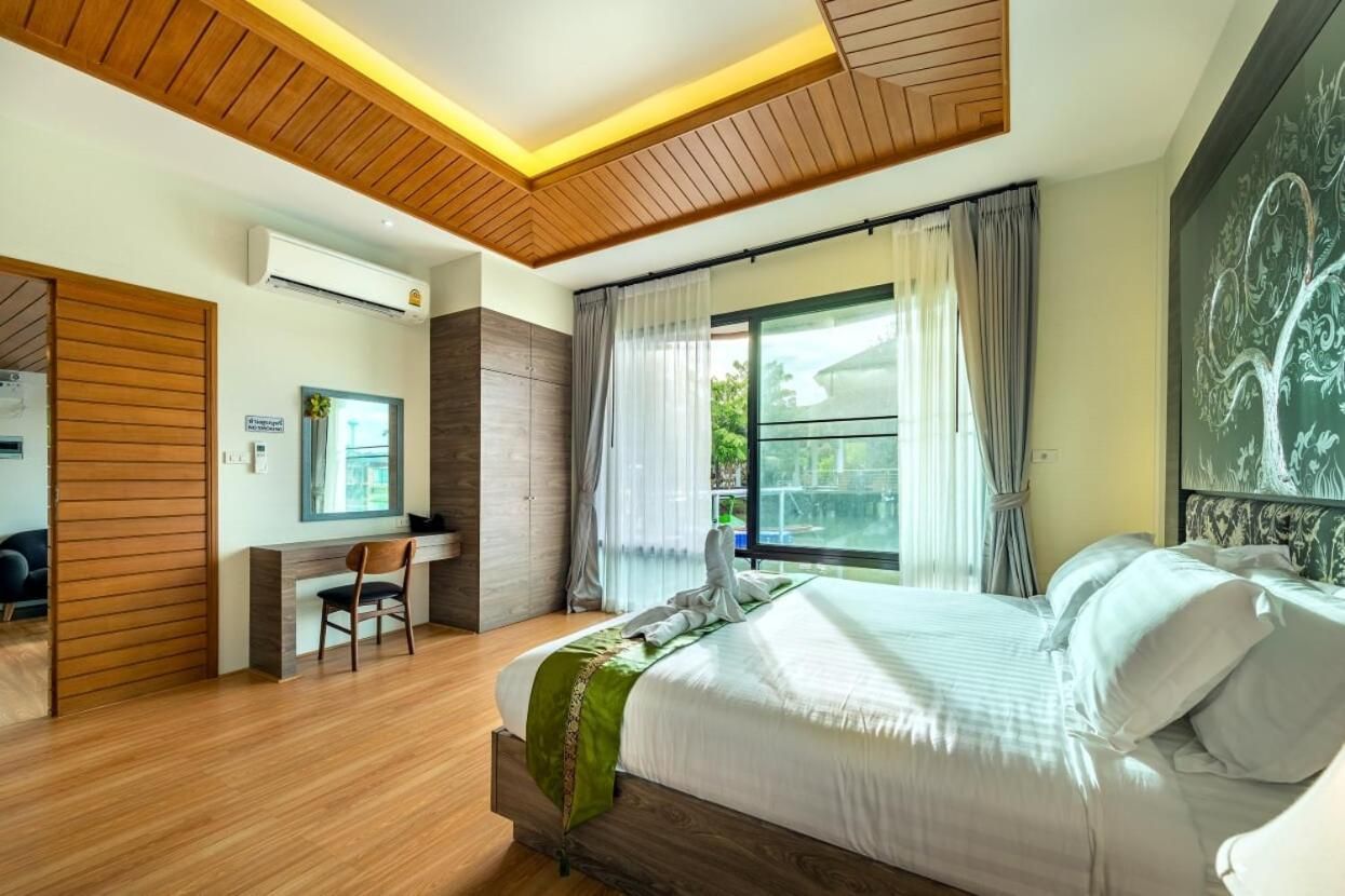 Triple Room with View