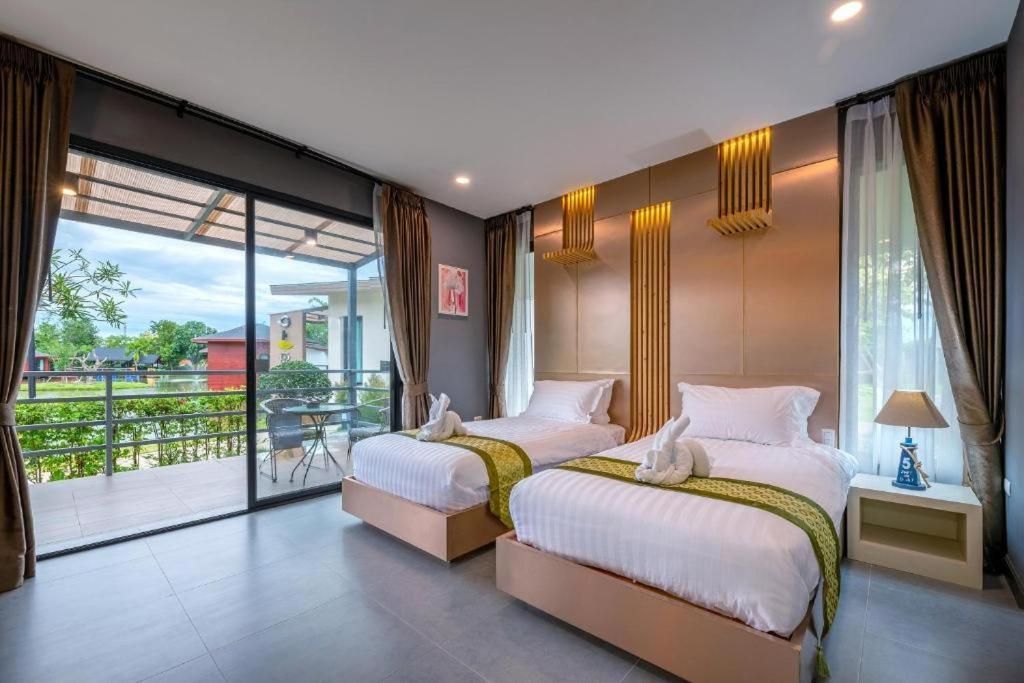 Deluxe Twin Room