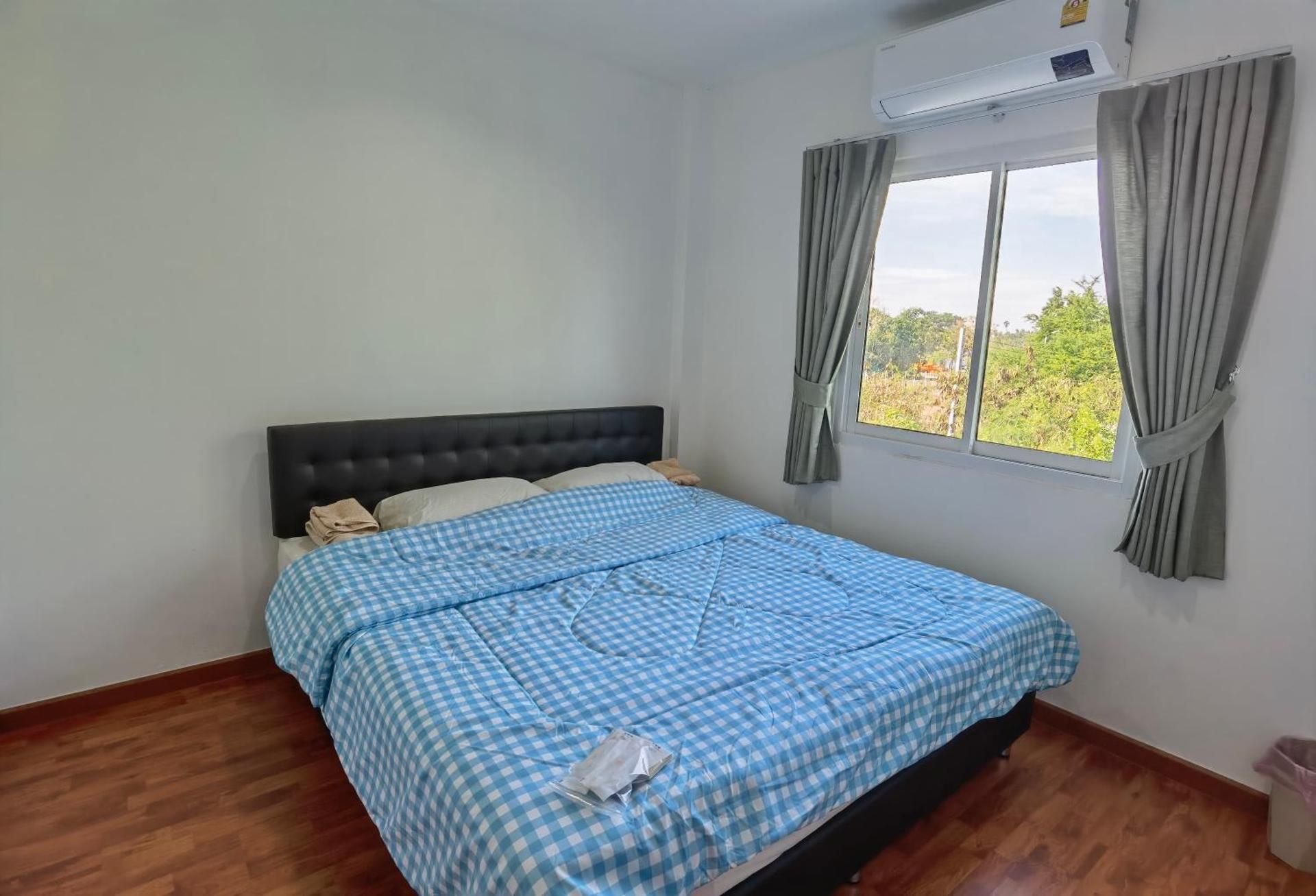 Double Room with Shared Toilet
