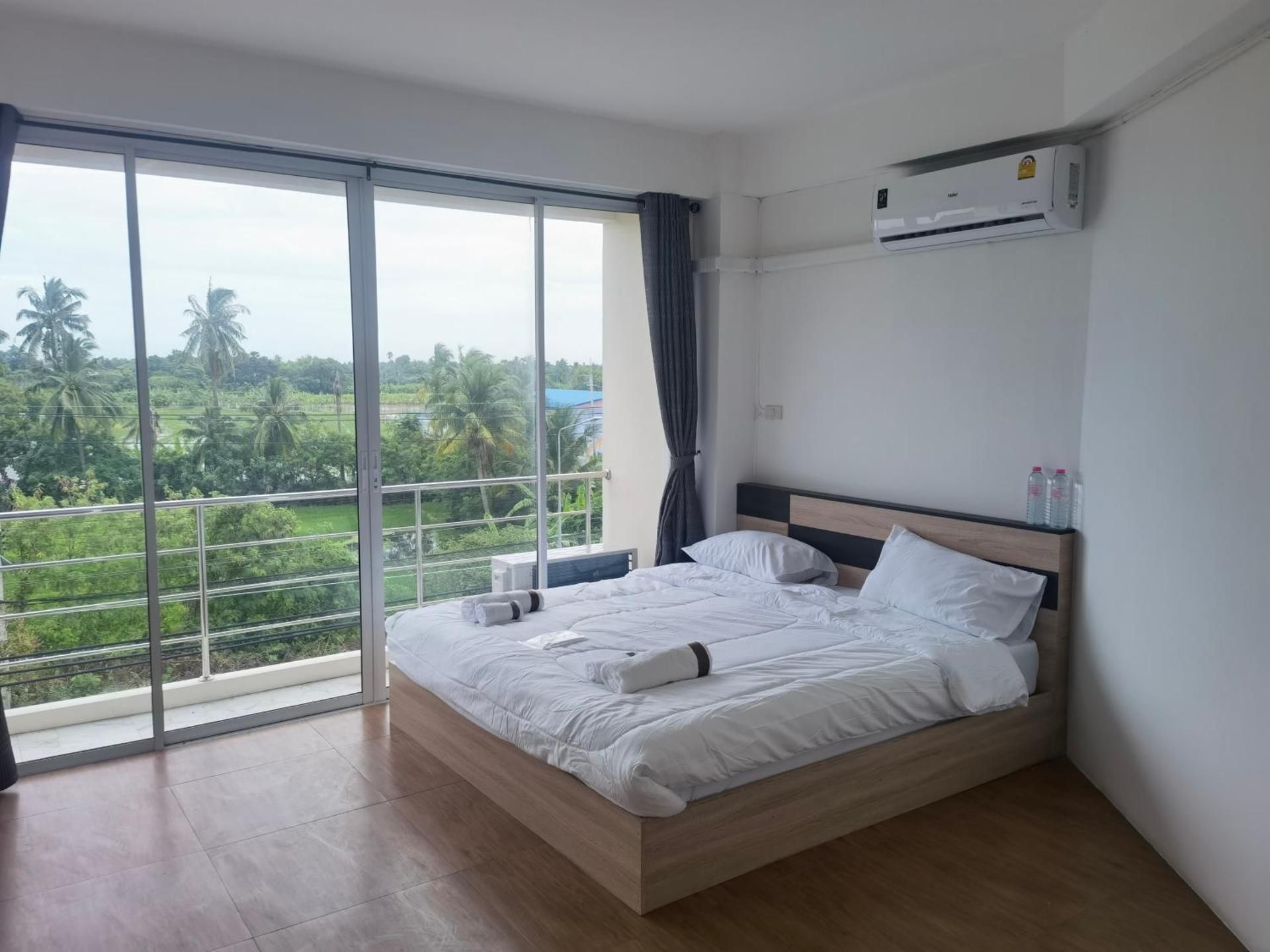 Standard Double Room with Shared Bathroom