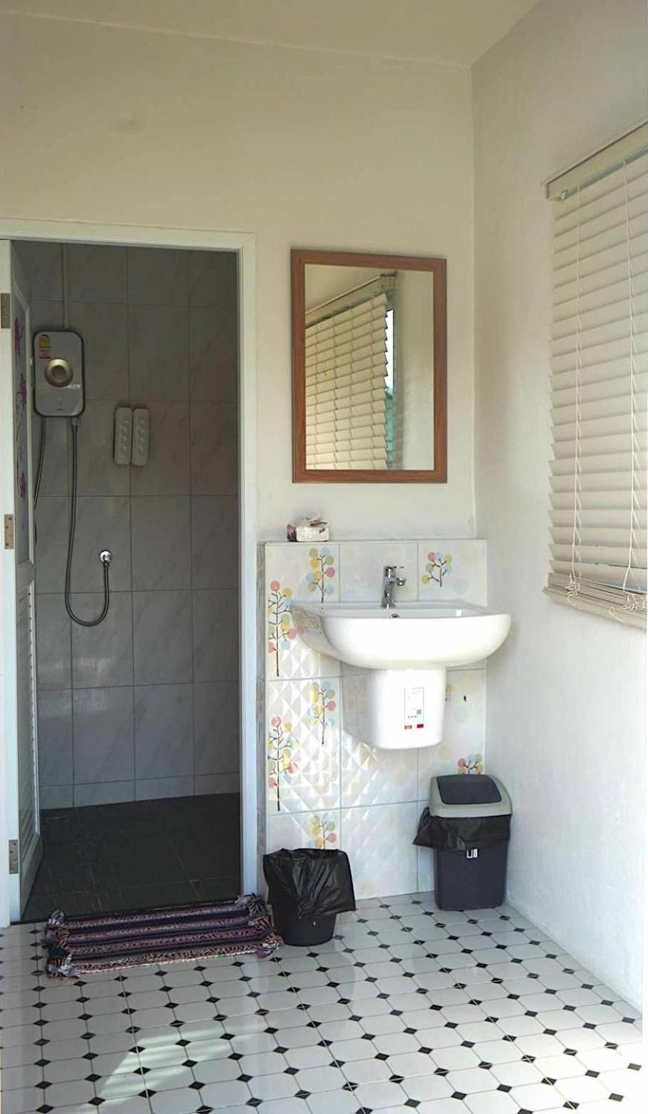 Deluxe Double Room with Shower