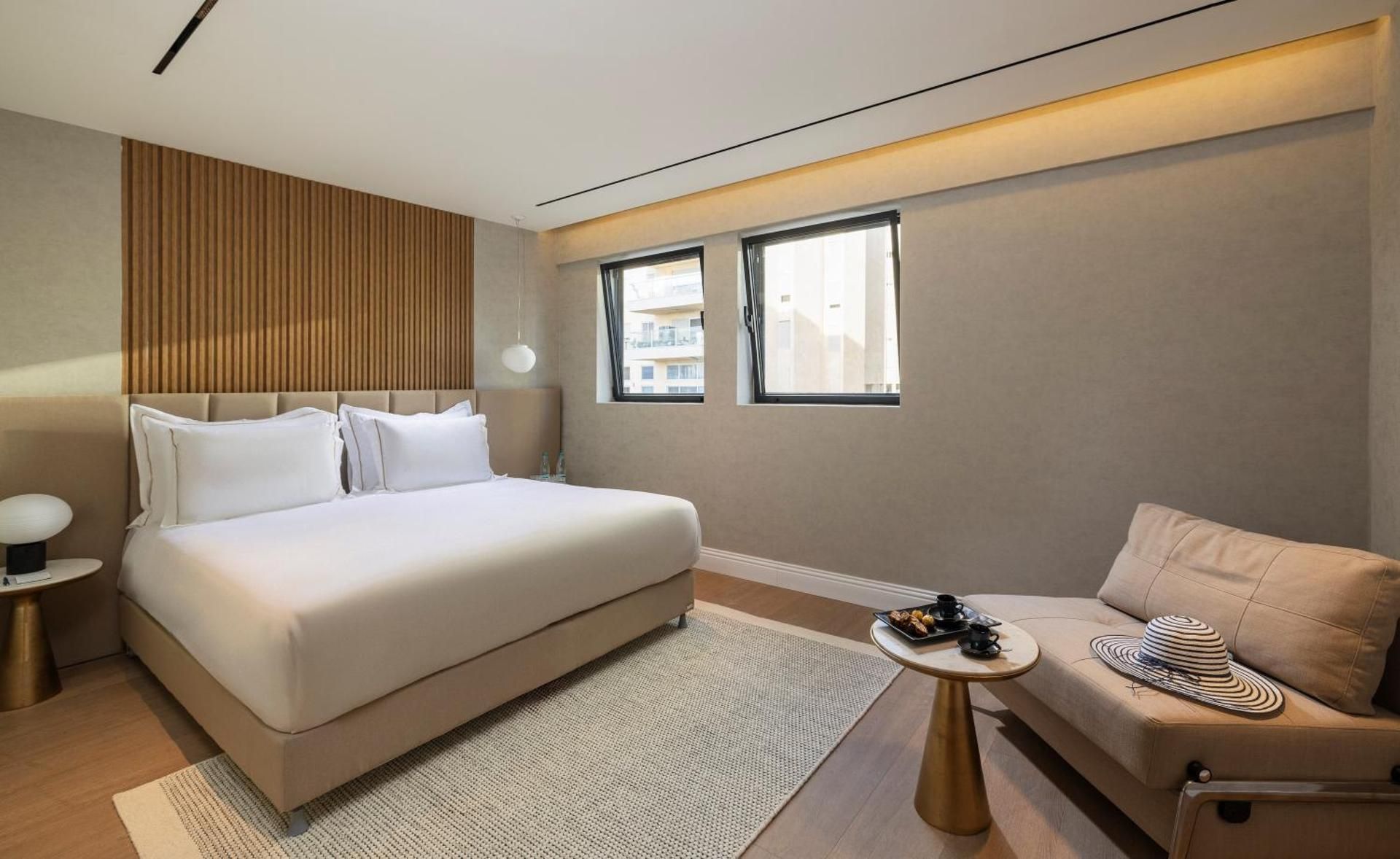 Deluxe Double or Twin Room with City View