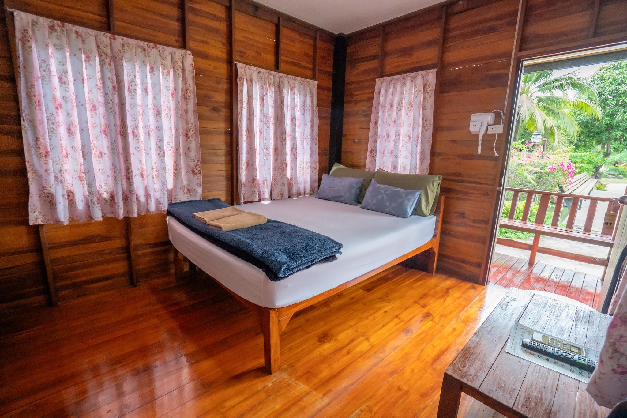 Bungalow Room