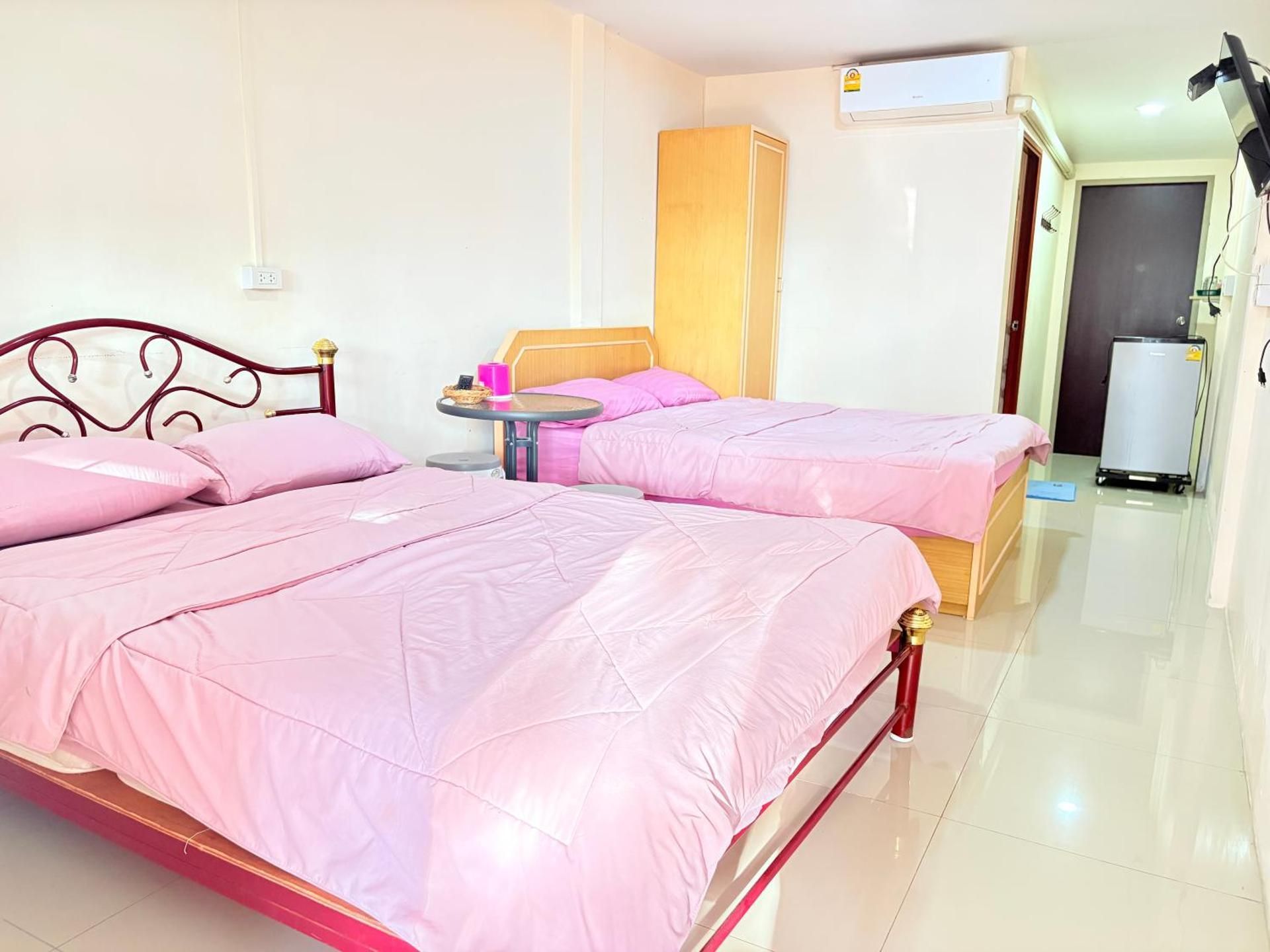 Hostel:ณัฐรินีย์ใกล้รพ.เมตาประชารักษ์,นายร้อยตำรวจ Family Room