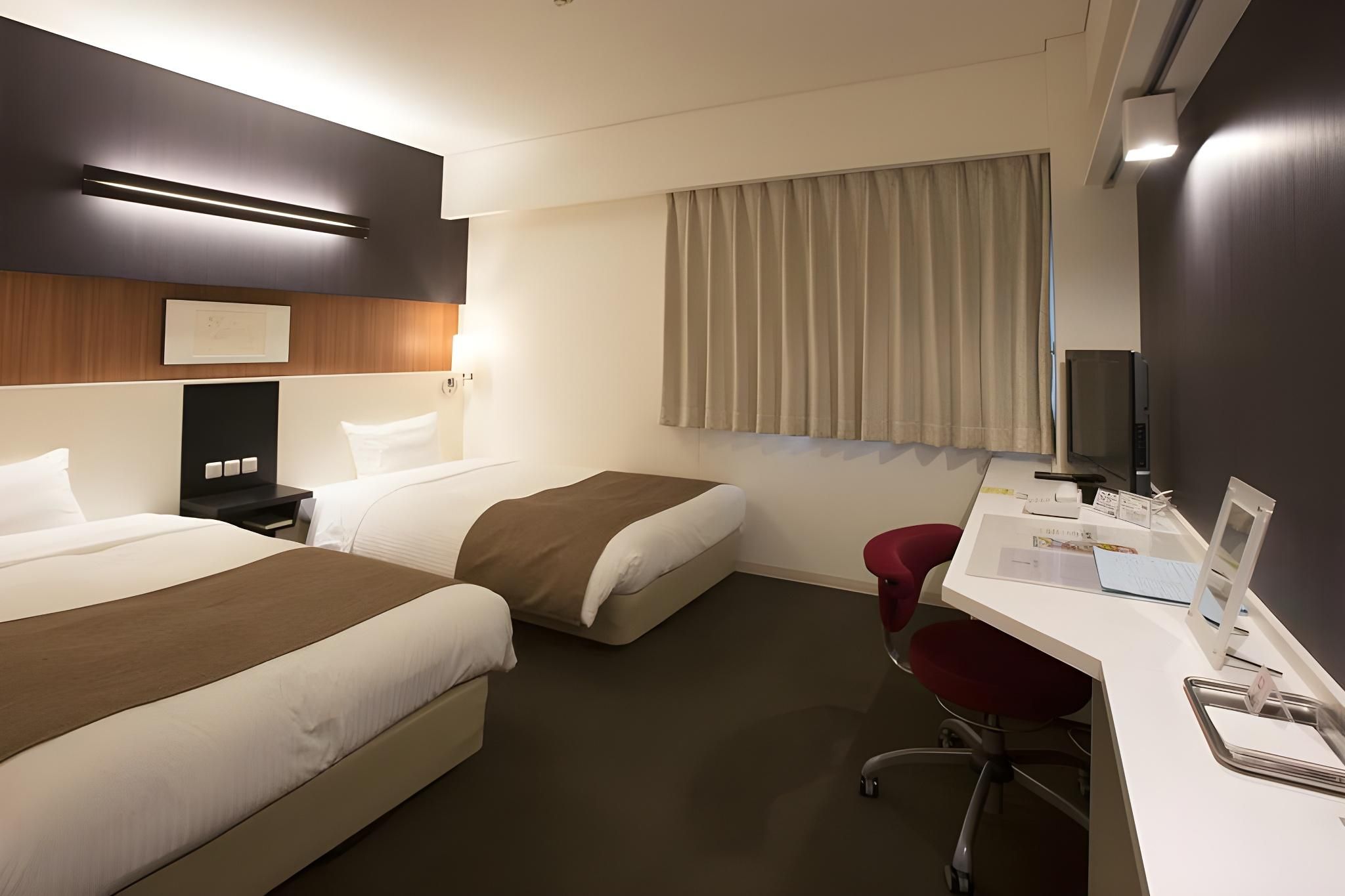 Main Building Standard Twin Room 16 to 20 Sq M - Smoking