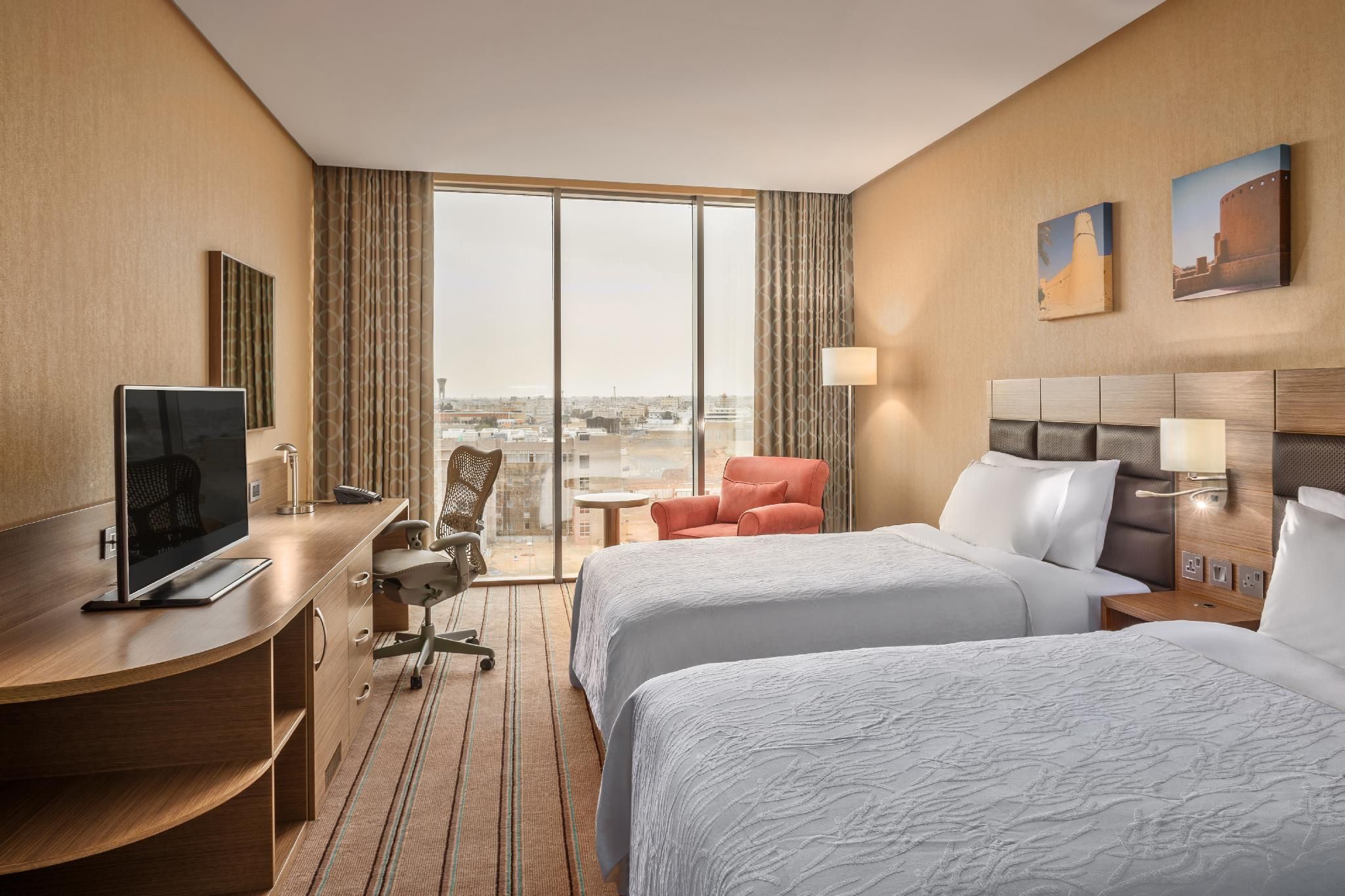 INTERCONNECTING 2 BEDROOM SUITE-1 KING 1 TWIN