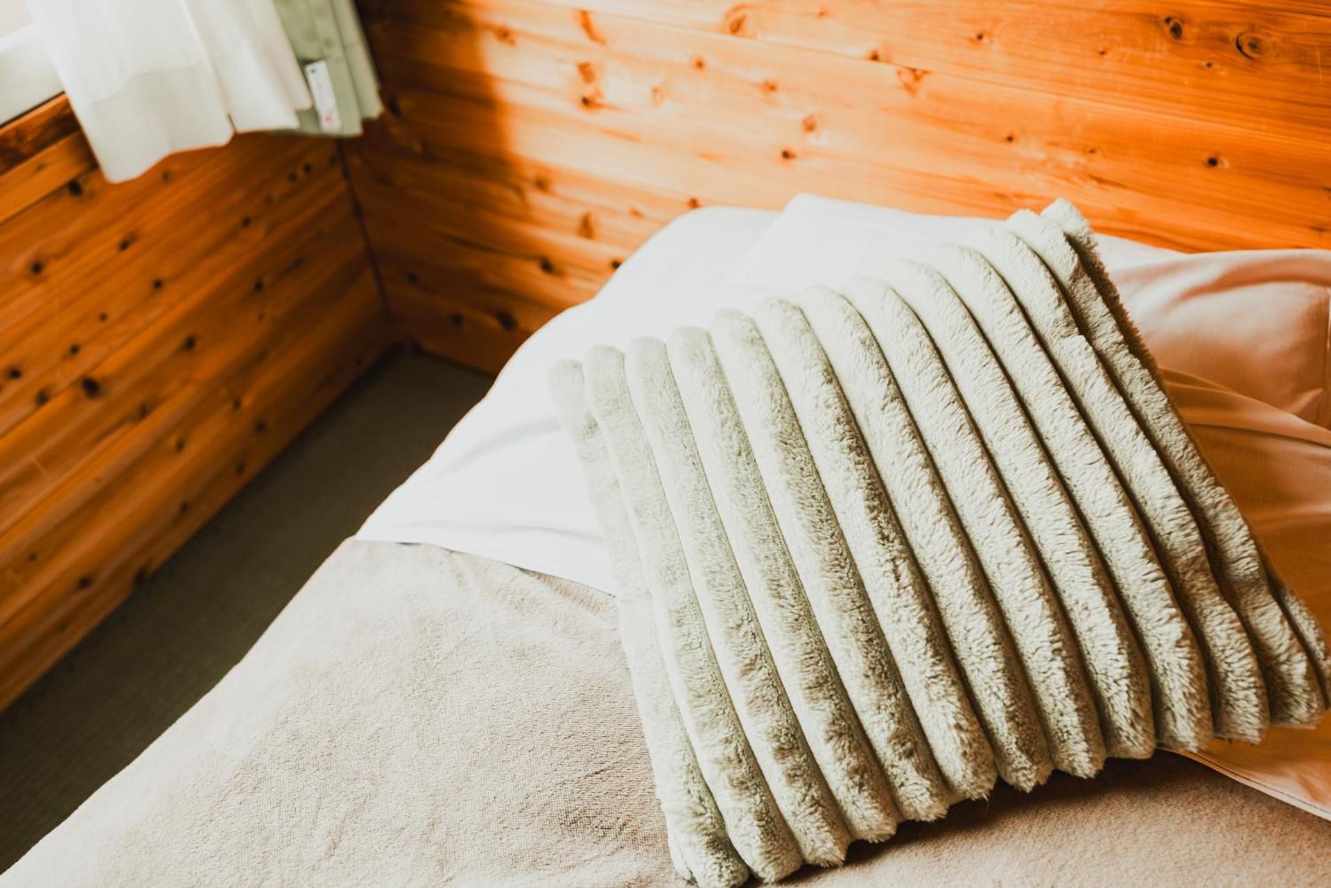Single Bed in Mixed Dormitory Room