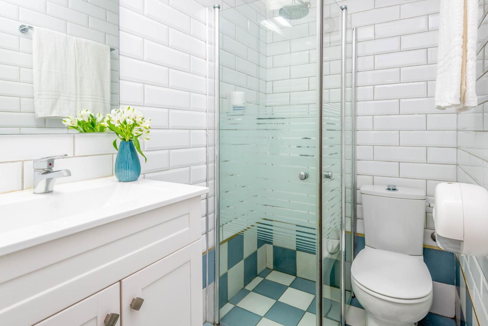 Double or Twin Room (2 Adults + 1 Child)