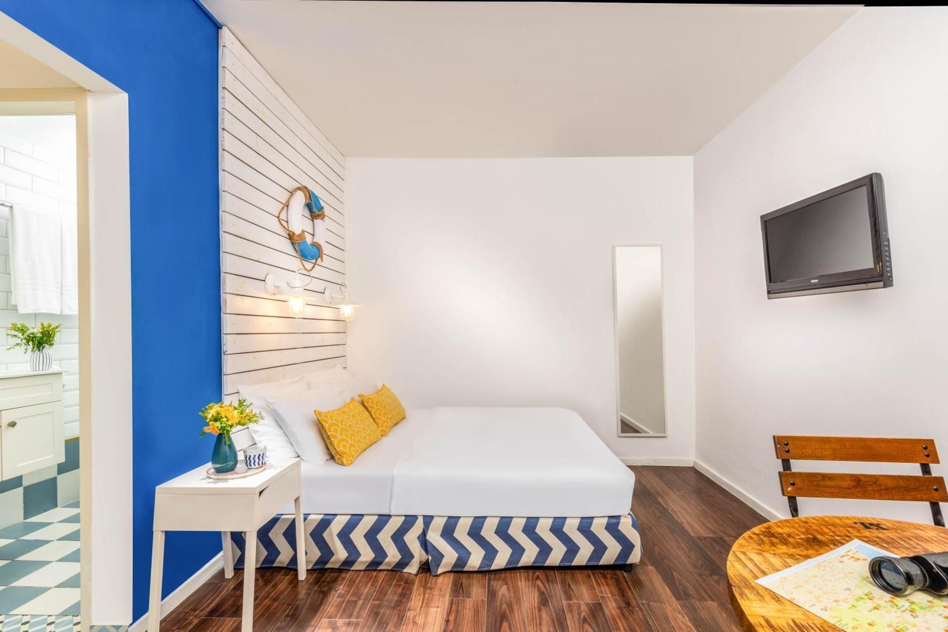 Double or Twin Room (2 Adults + 1 Child)