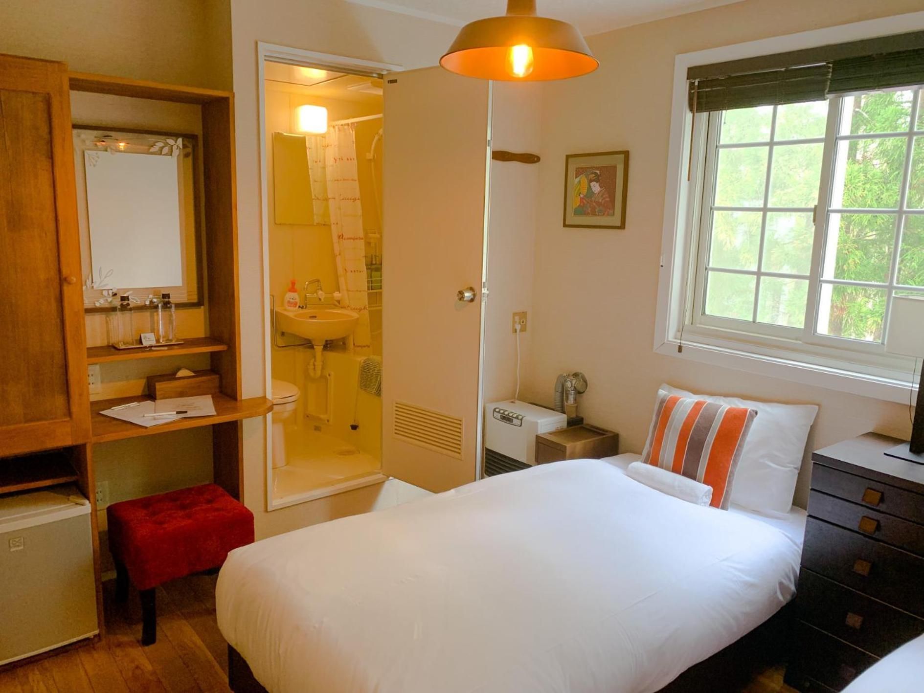 Double or Twin Room with Bathroom