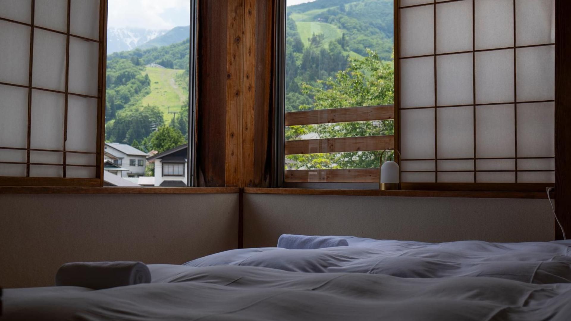 Twin Room with Mountain View