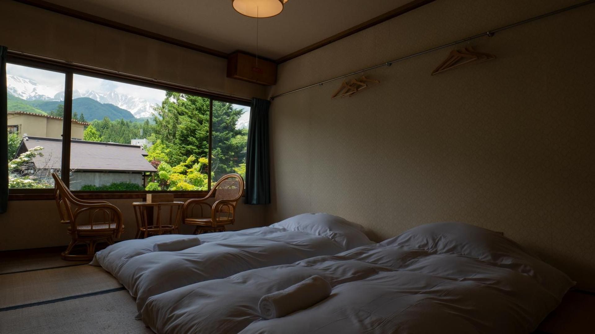 Twin Room with Mountain View