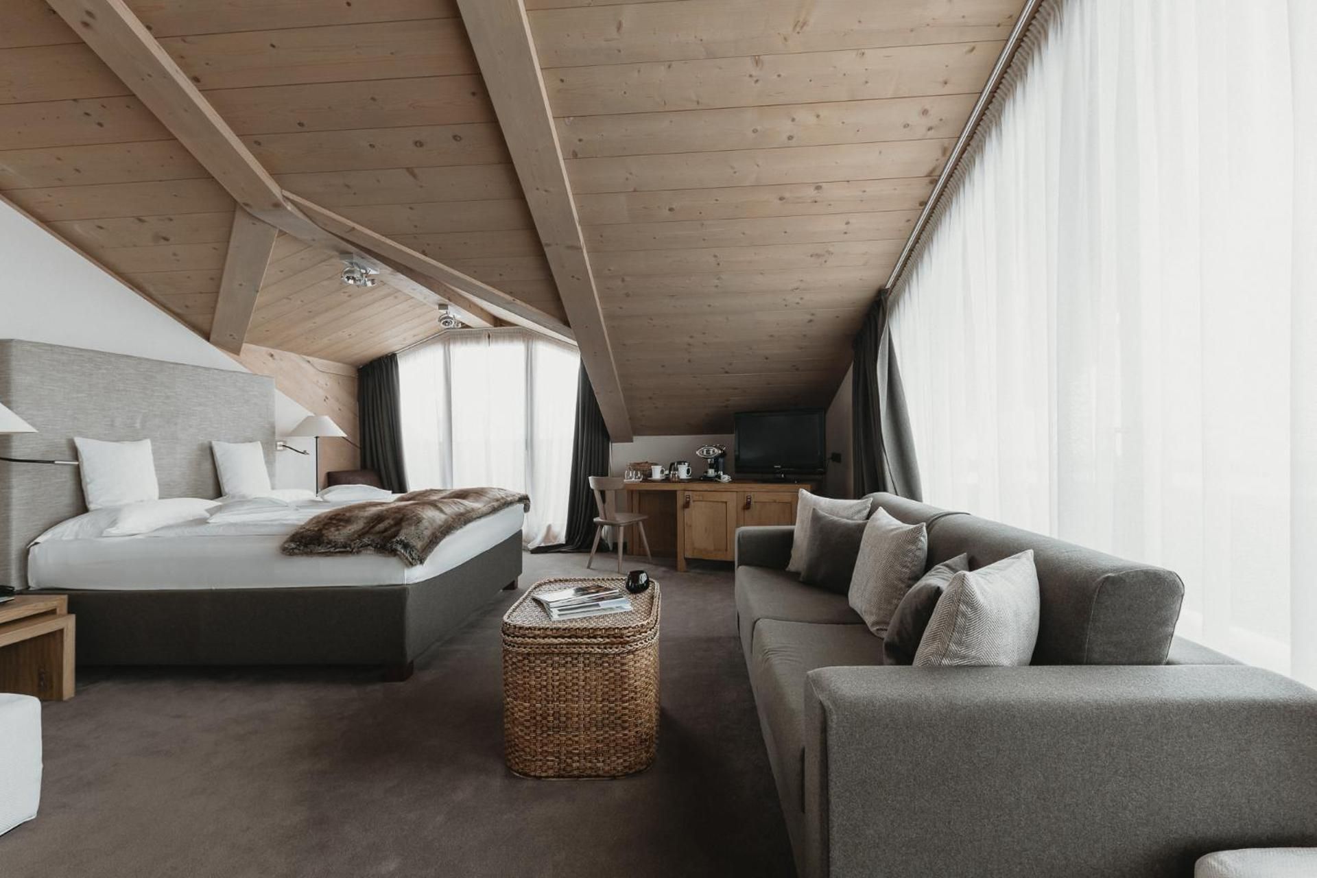 Suite with Mountain View