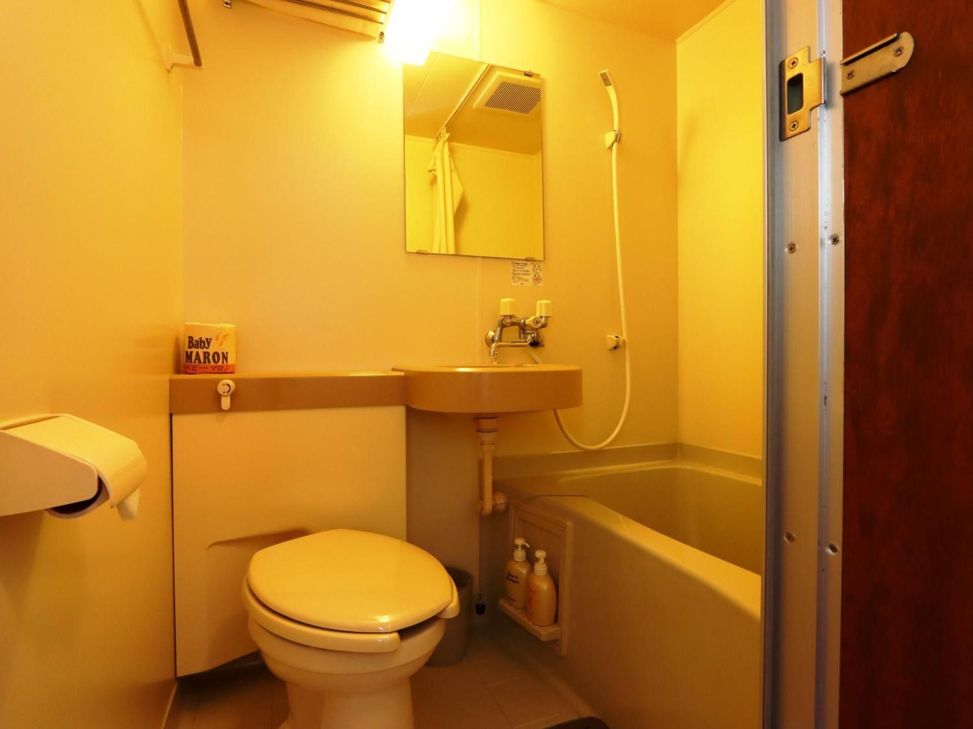 Quadruple Room with Private Bathroom