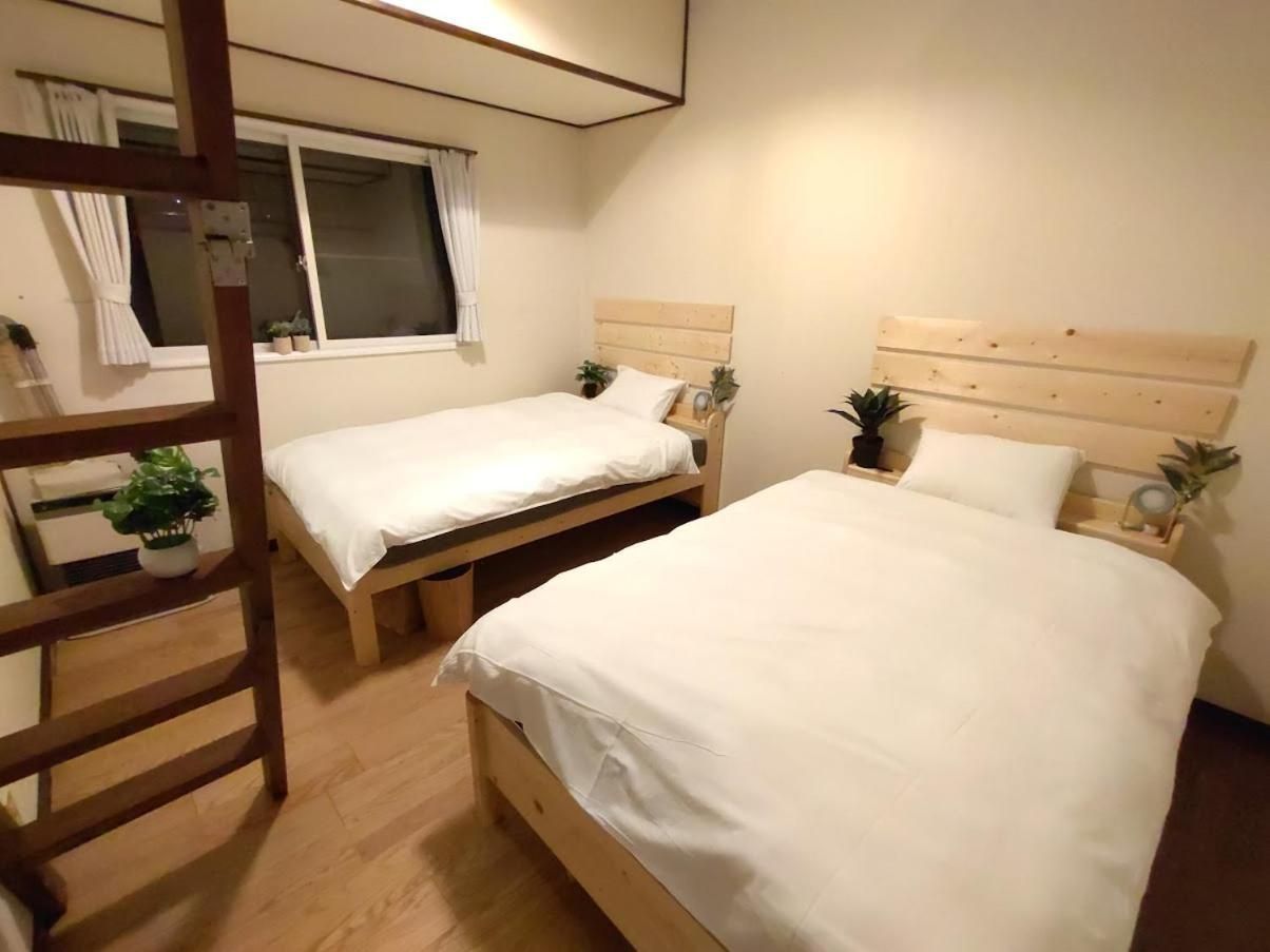 Twin Room - Non-Smoking