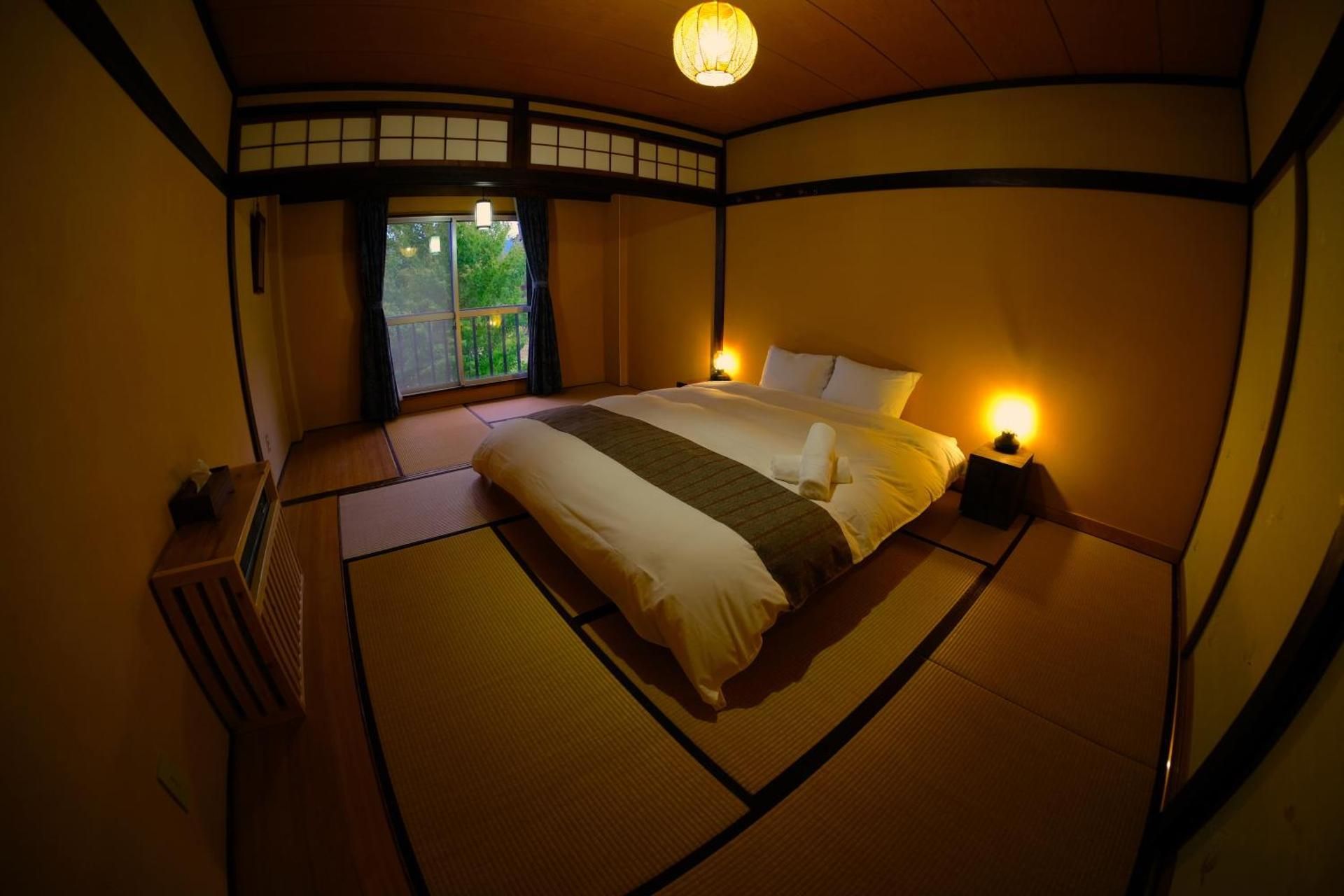 Deluxe Double or Twin Room with Mountain View