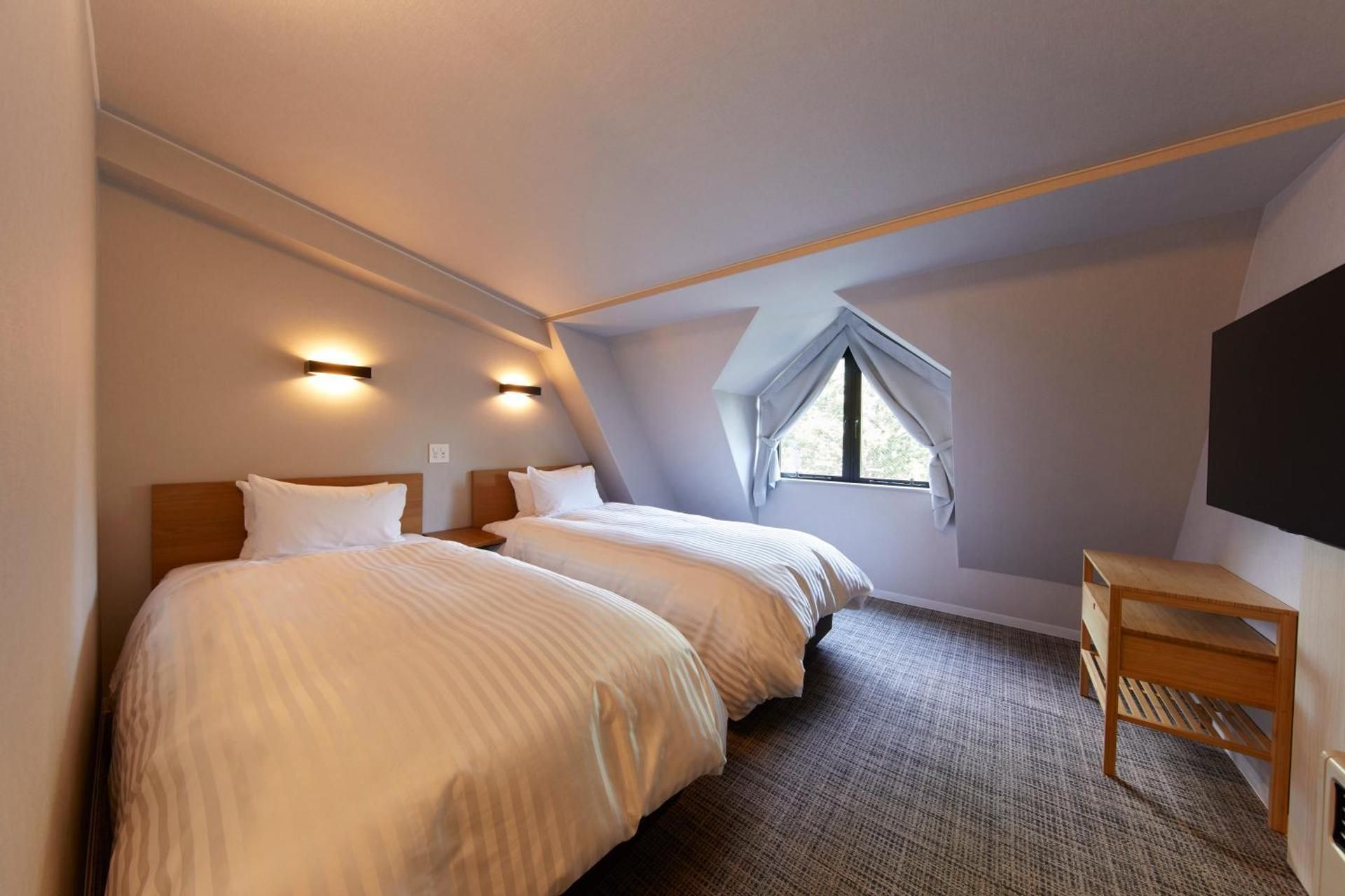 Interconnecting Family Rooms