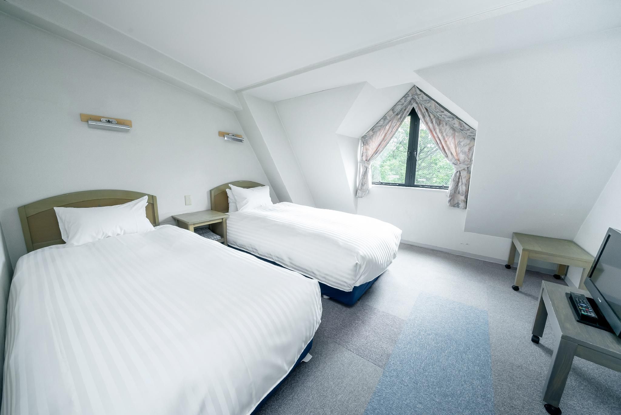 Interconnecting Family Rooms