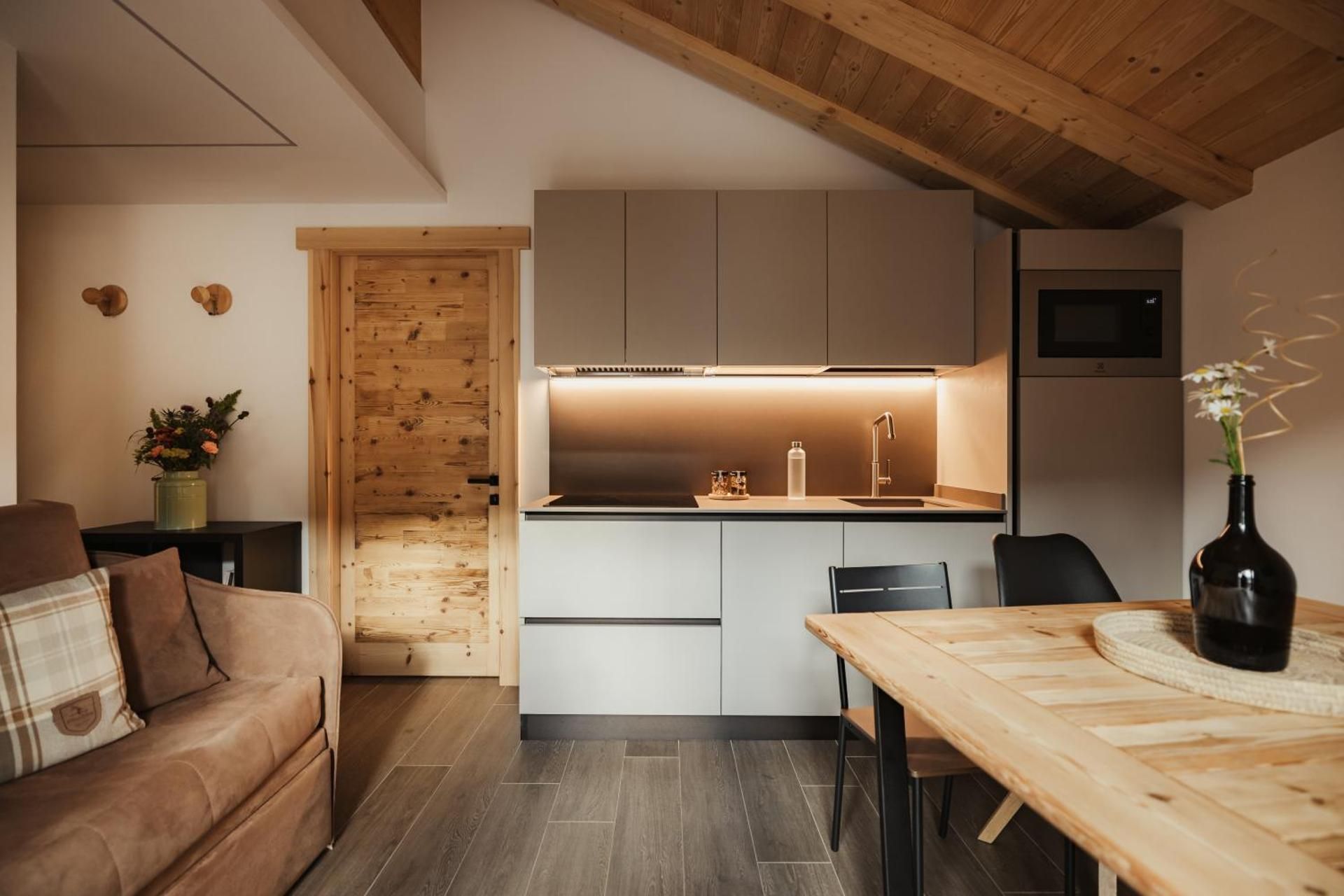 Superior One-Bedroom Apartment with Balcony