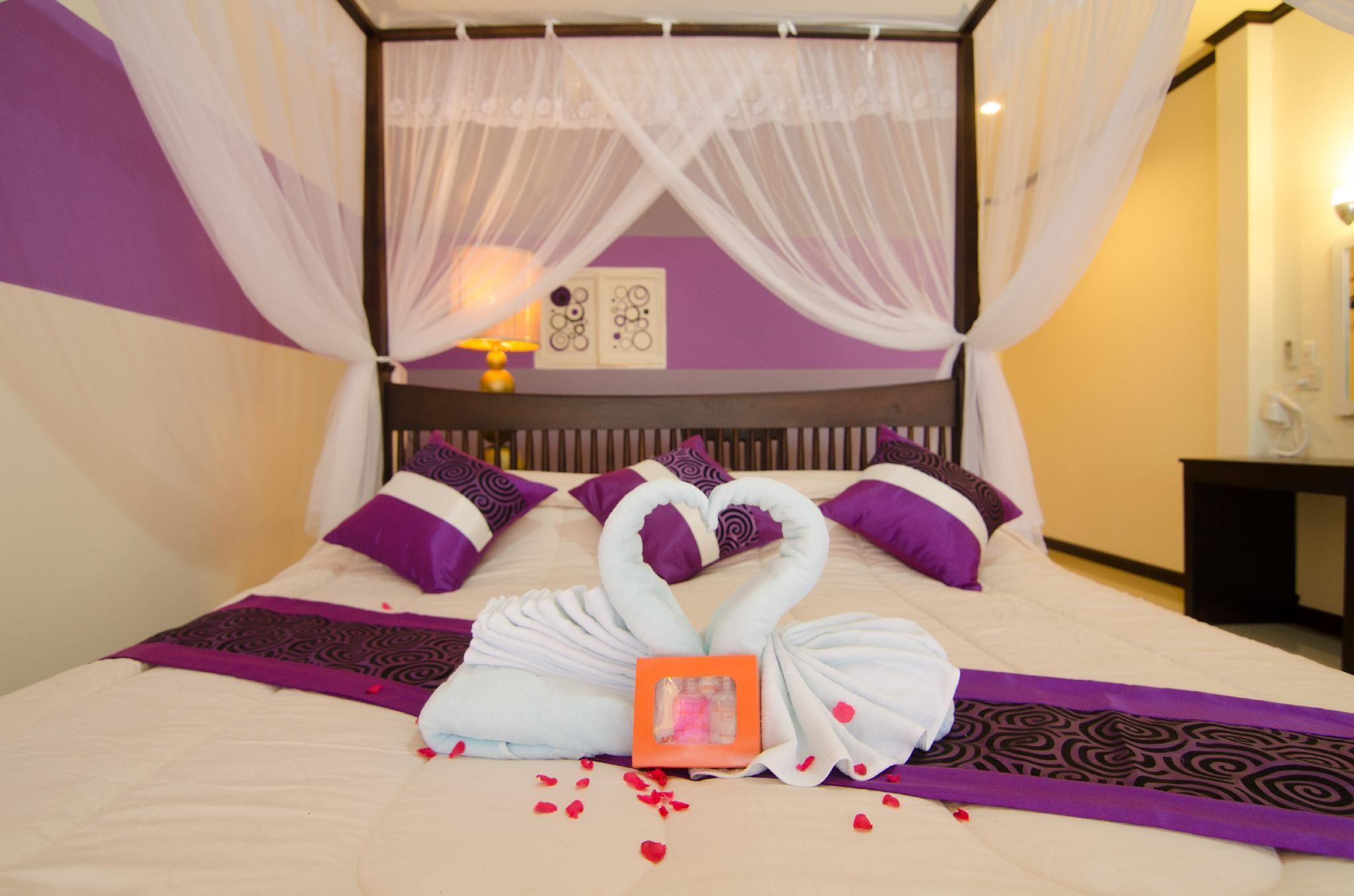 Waranya Resort Double Bed 2