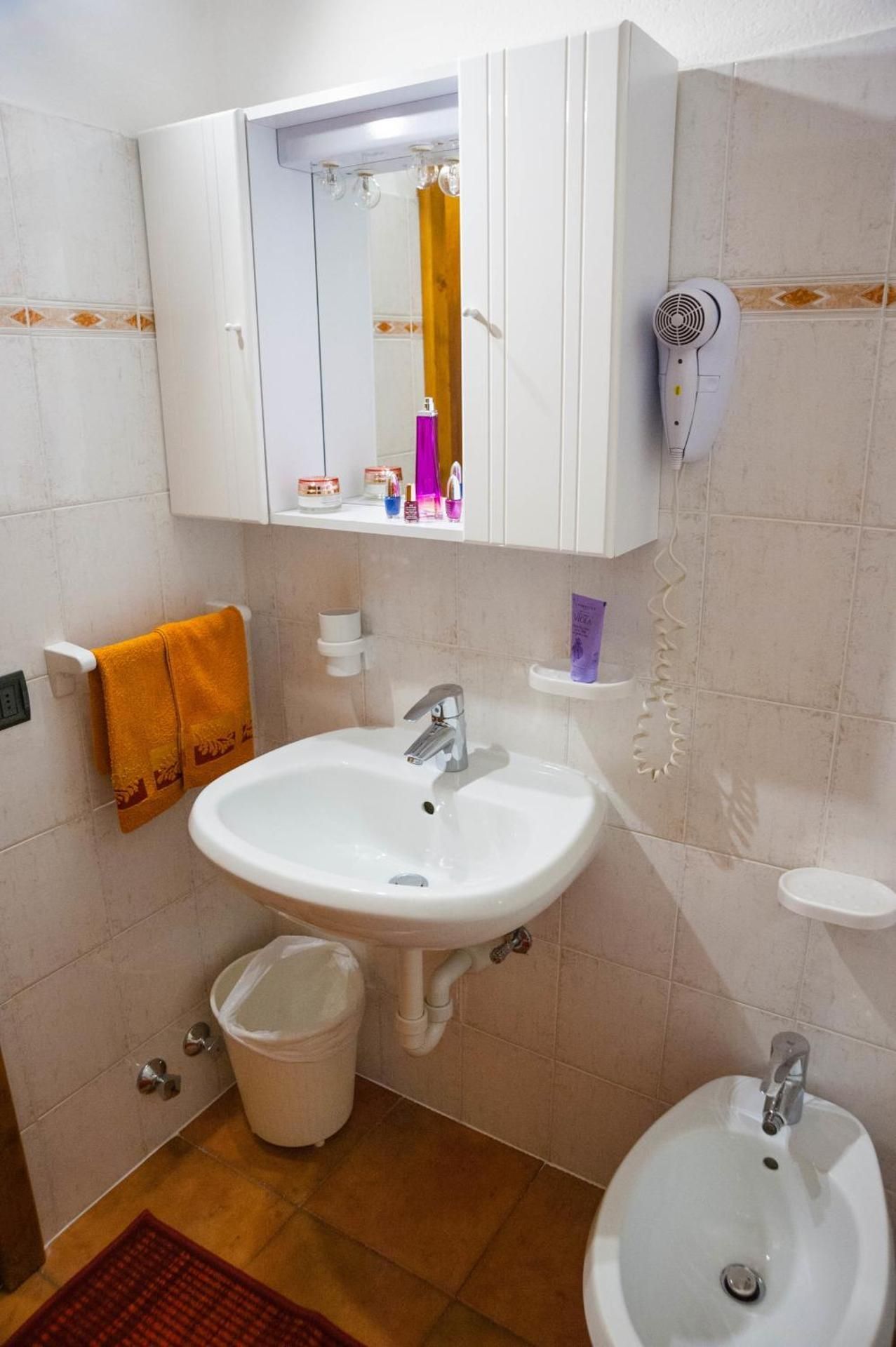 One-Bedroom Apartment ( 2 Adults )