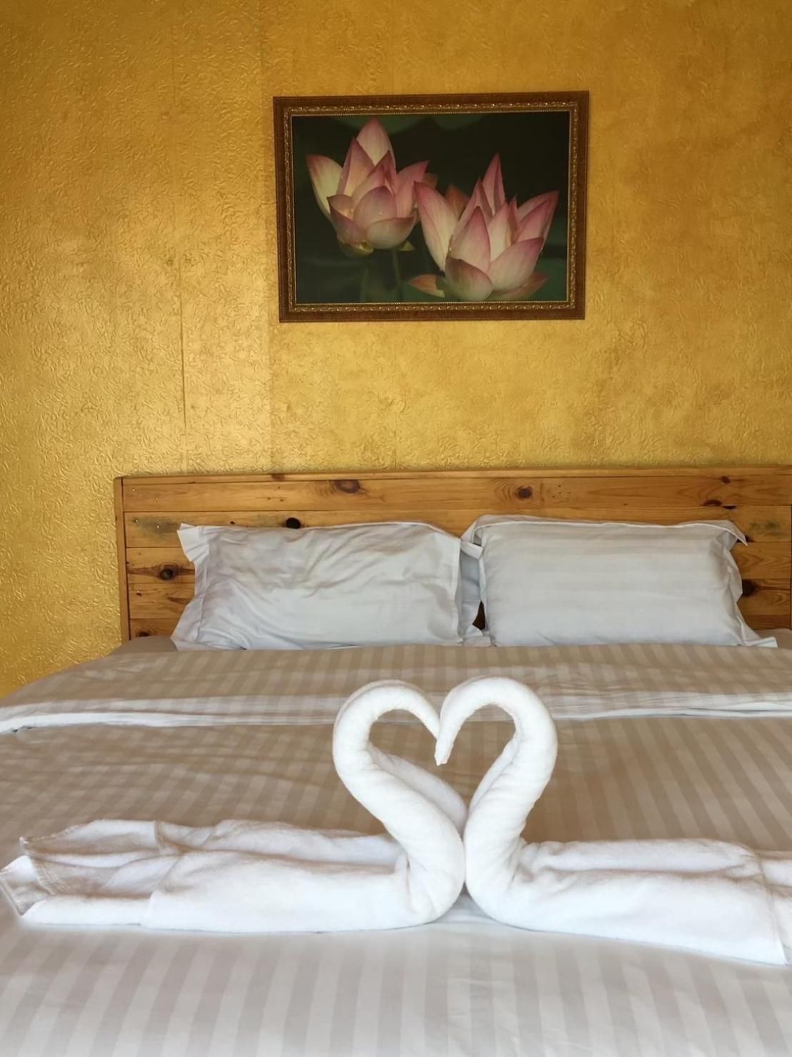 Suannamphukradueng & Resort Deluxe Room (2 Adults + 1 Child) 2