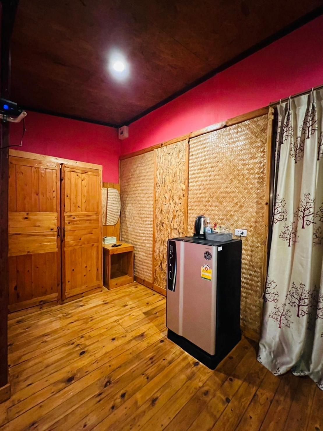 Suannamphukradueng & Resort Deluxe Double Room (2 Adults + 1 Child) 3