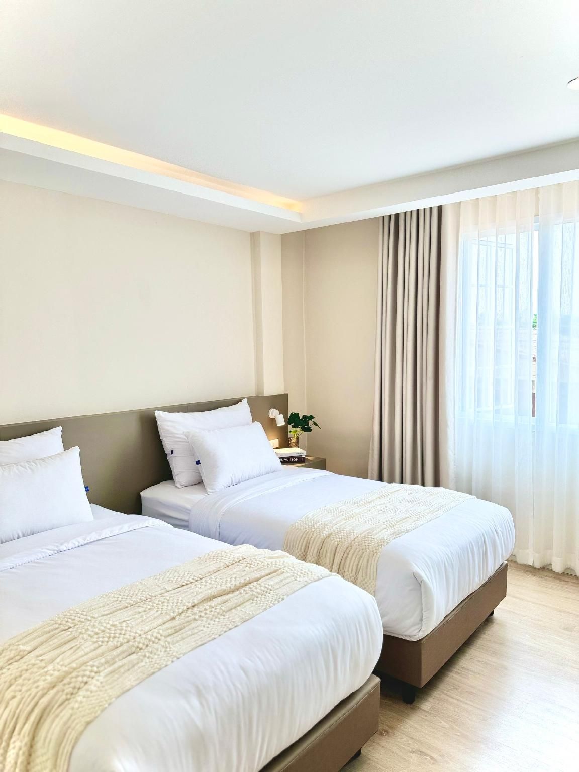 Sukh Jai Grand Luxury Boutique Hotel Deluxe Twin - 2 Breakfast Included