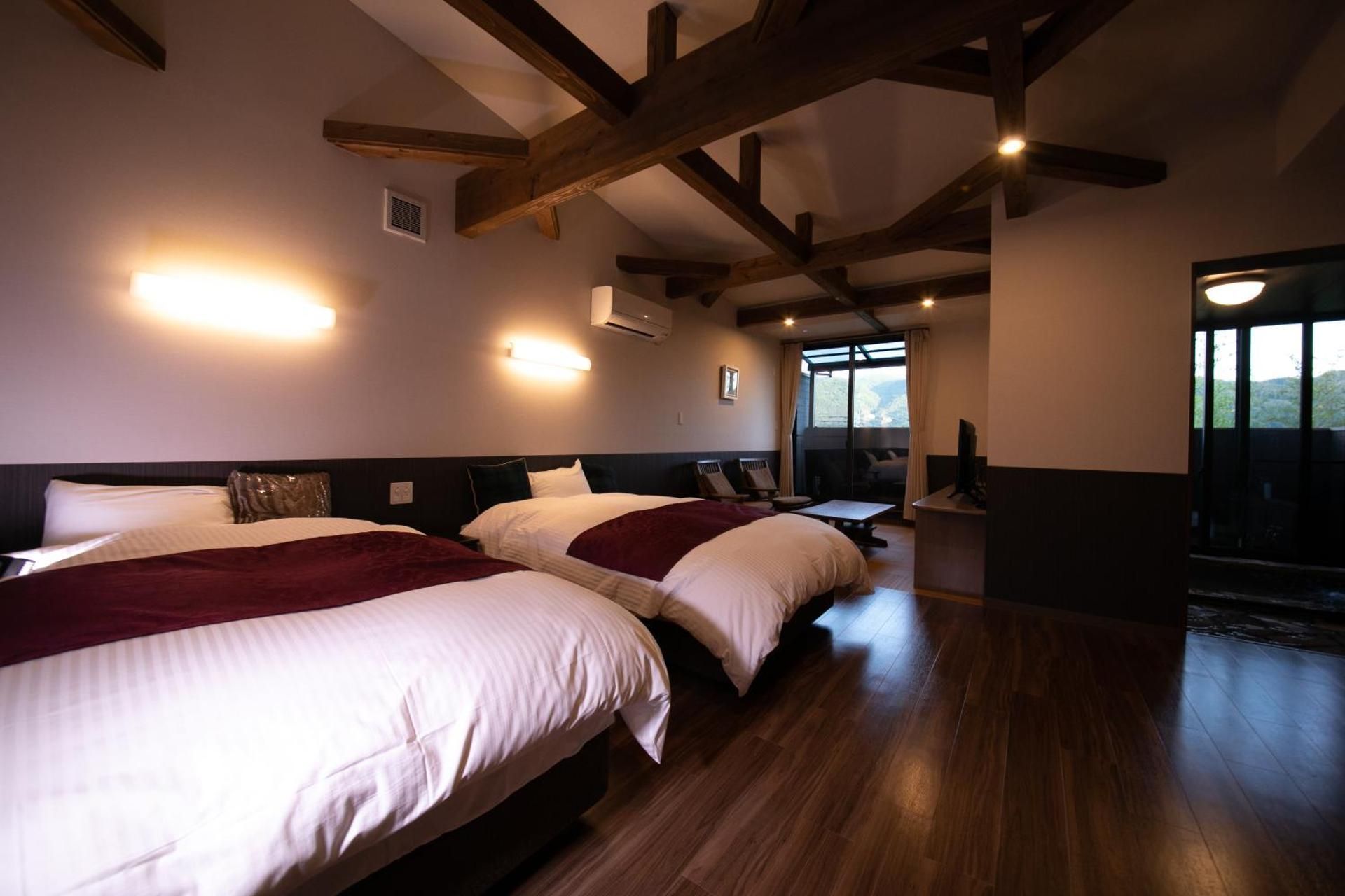 Room with Tatami Area with Semi-Open-Air Bath (Breakfast Included)