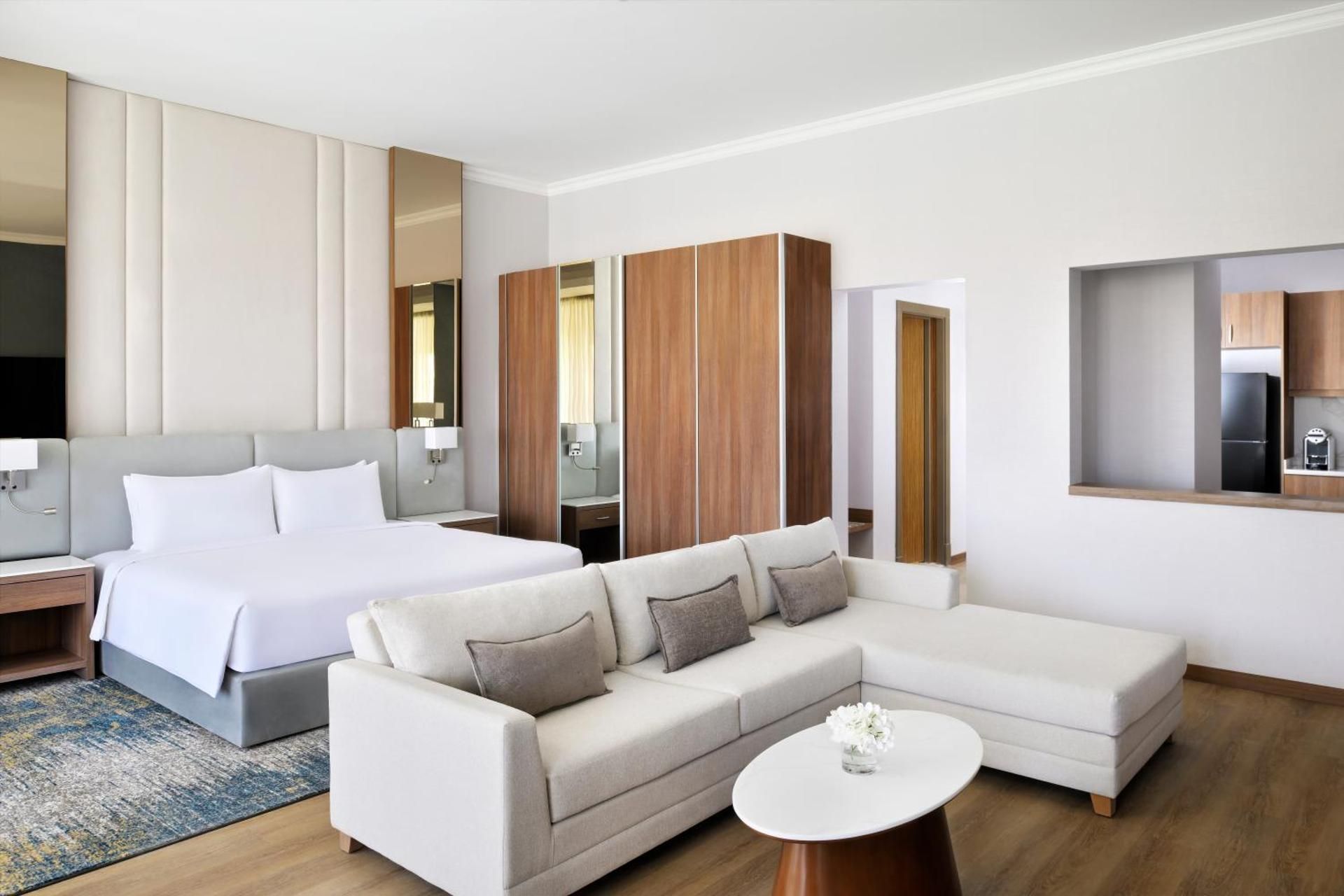 Junior Suite with Double Bed and Balcony - Kitchen