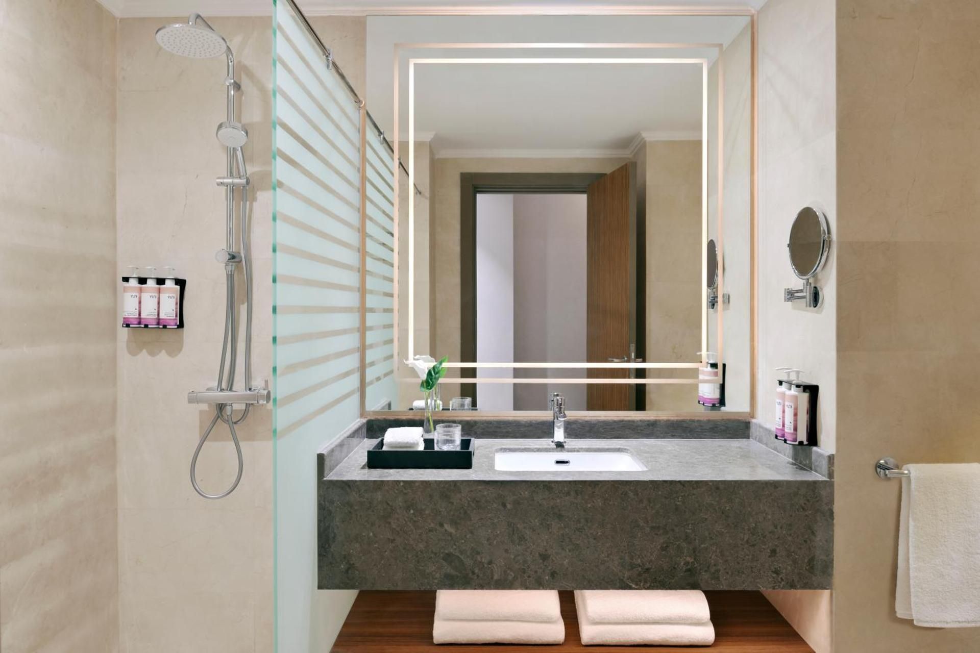 Junior Suite with Double Bed and Pool View - Kitchen