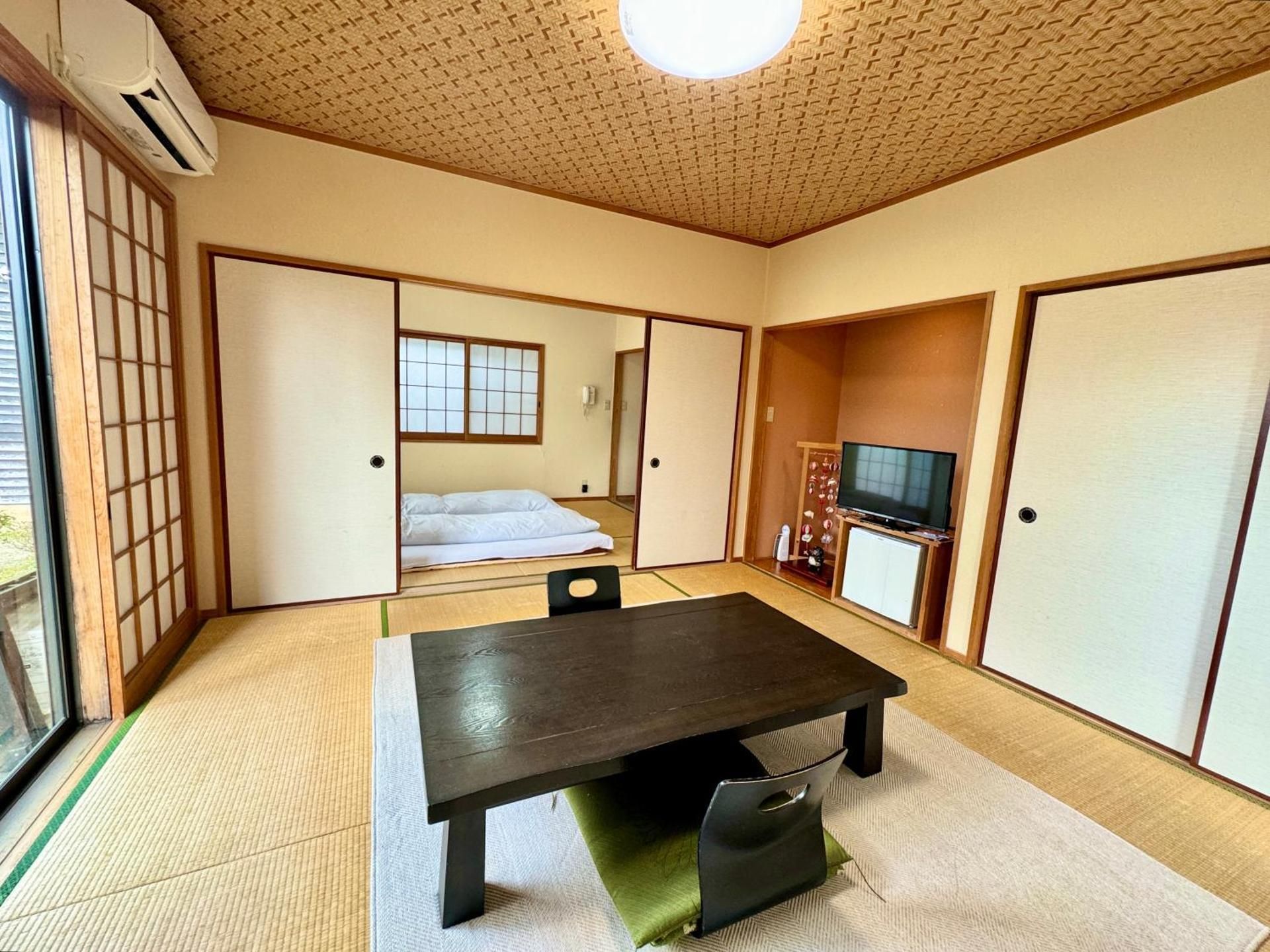 Twin Room with Private Bathroom