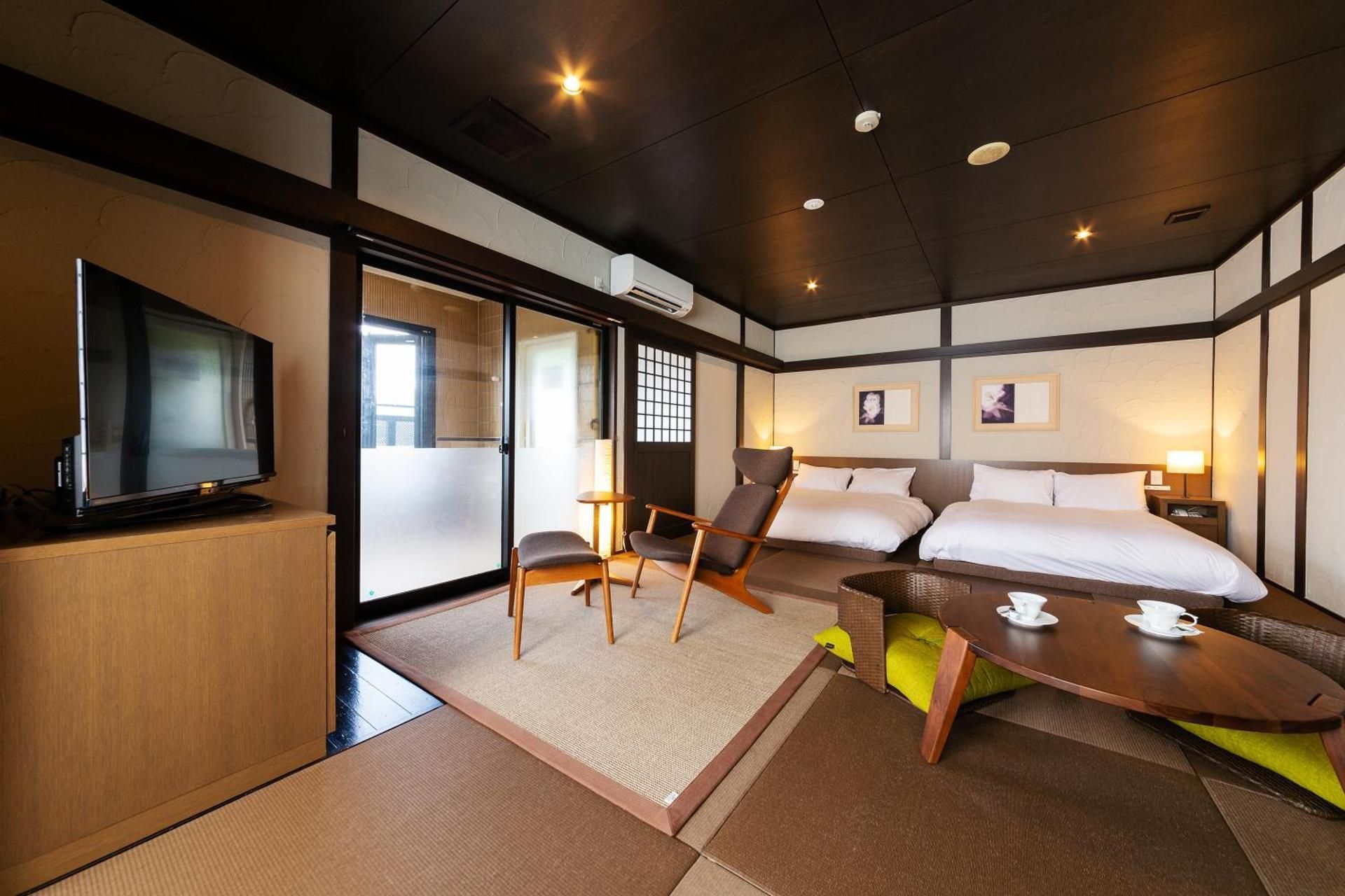 Japanese-Western Style Deluxe Twin Room, Detached, Semi-Open-Air Bath, Non-Smoking