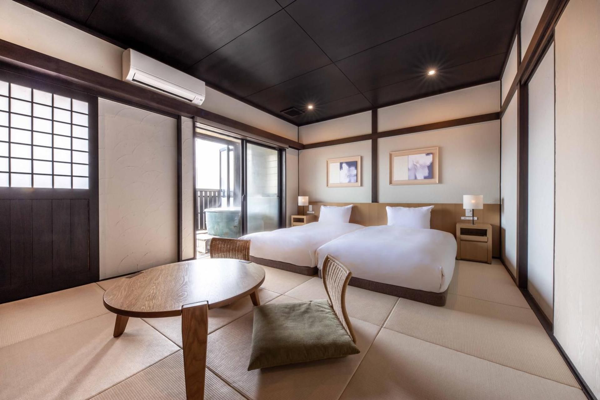 Japanese-Western Style Superior Twin Room, with Semi-Open-Air Bath, Non-Smoking