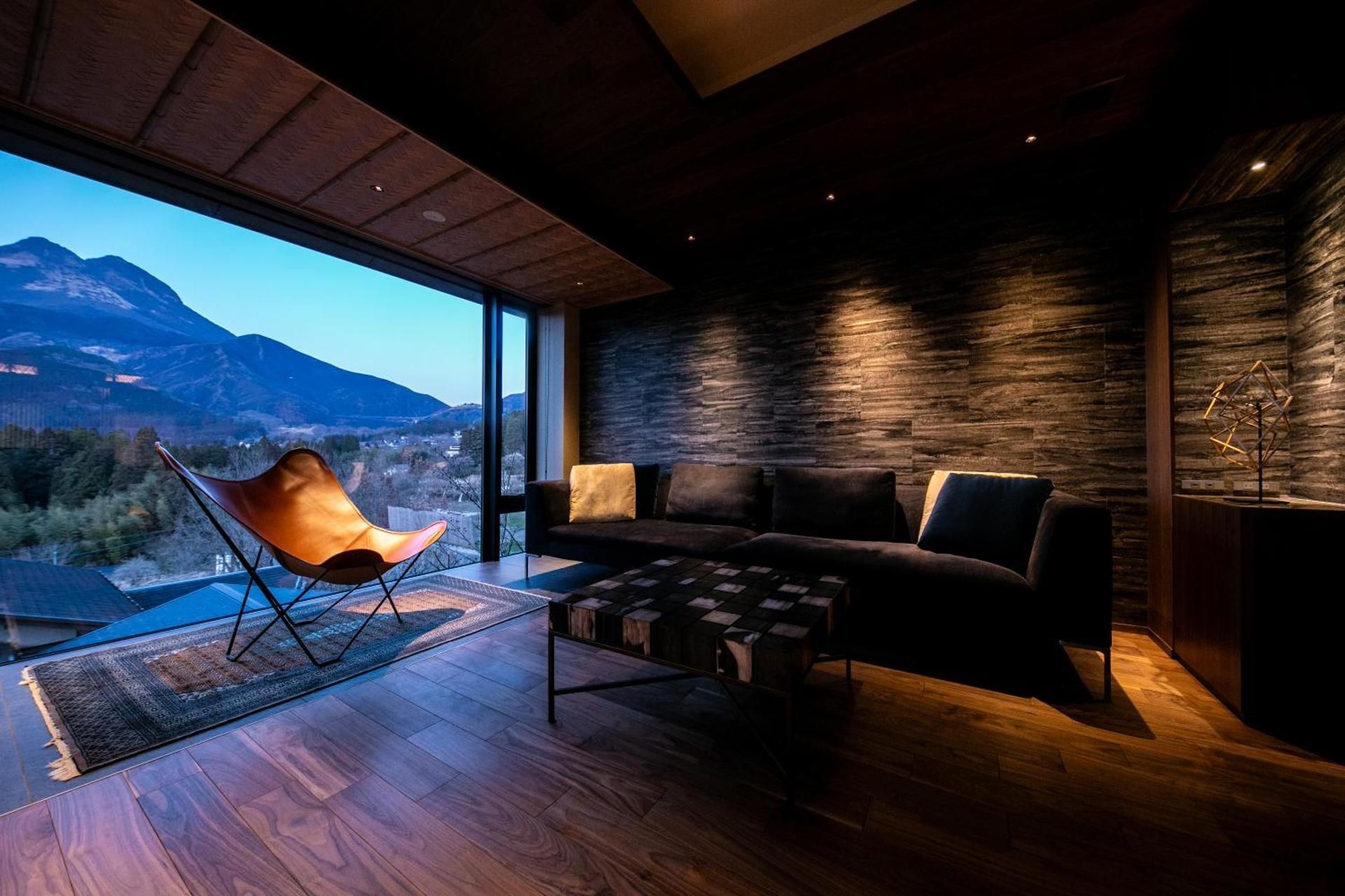 Deluxe Suite with Spa Bath