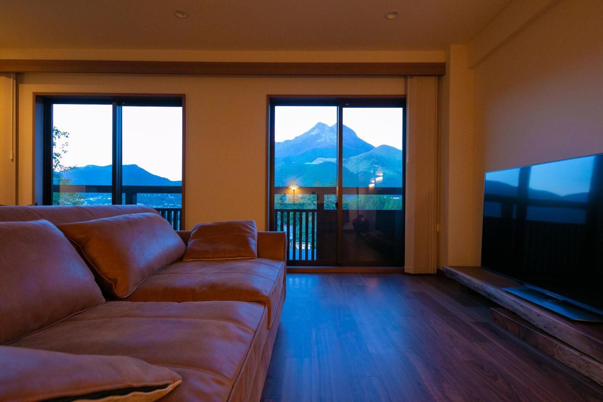 Junior Suite with Mountain View