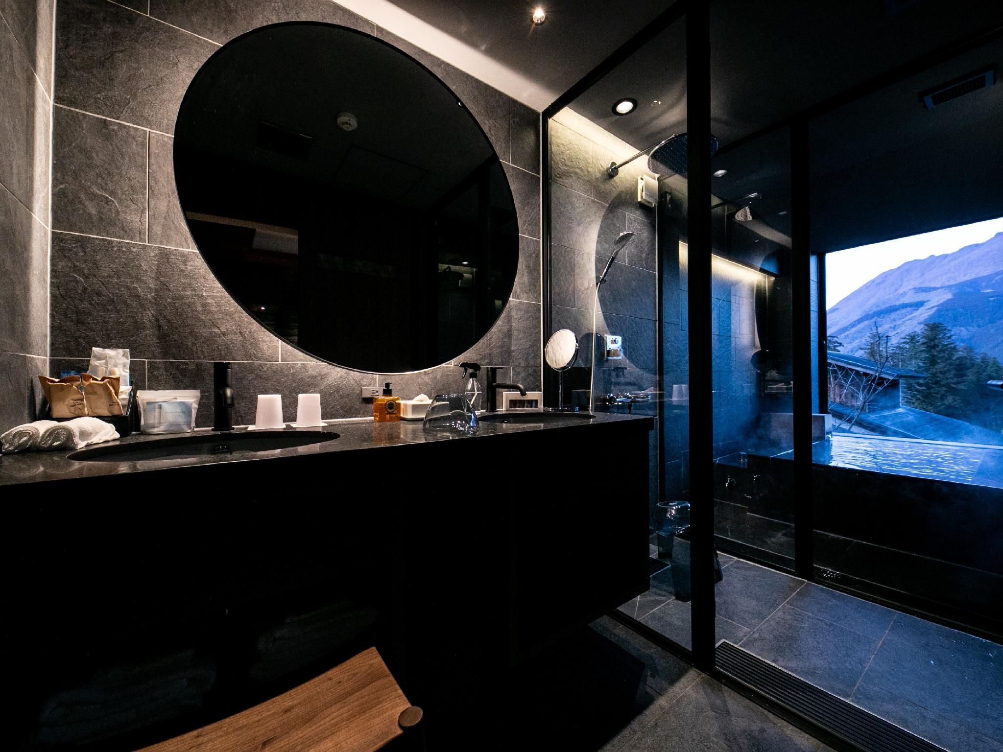 Mount Yufu View Japanese-Western Style Room with Semi-Open-Air Bath
