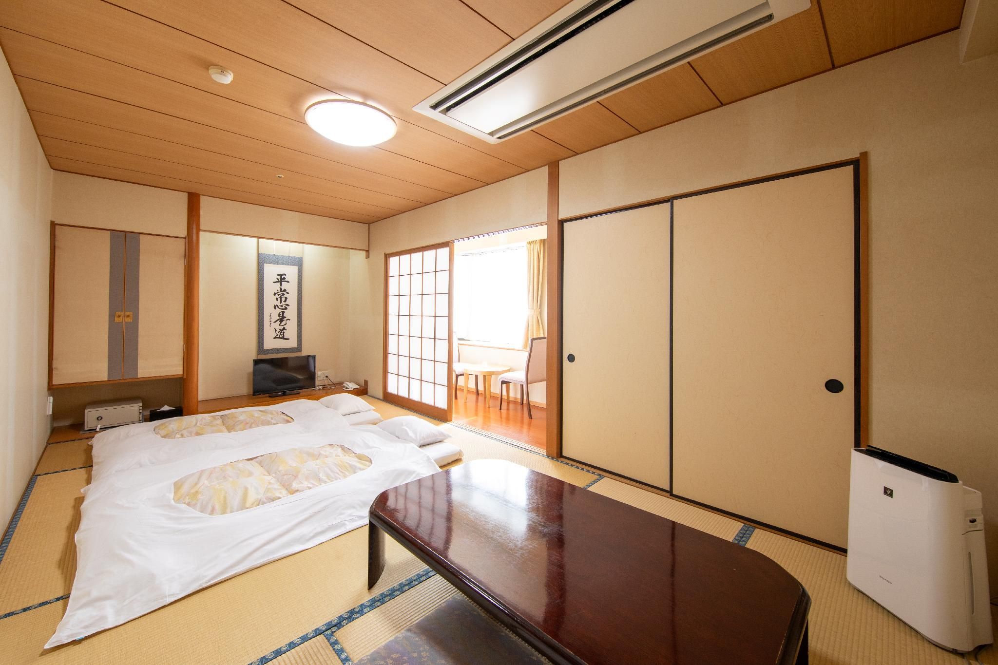 Mount Yufu View Japanese Style Room with 9 Tatami